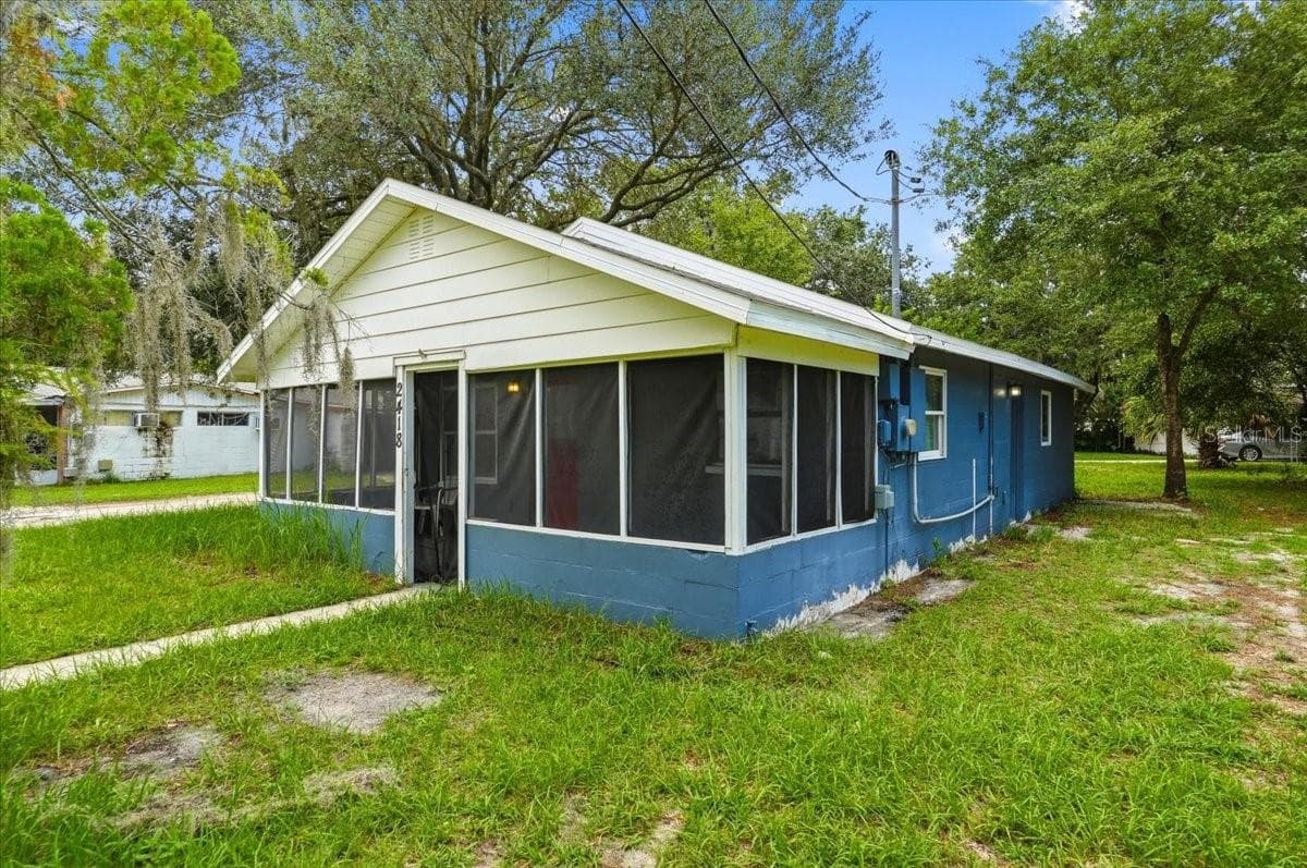 2418 JUNGLE ST