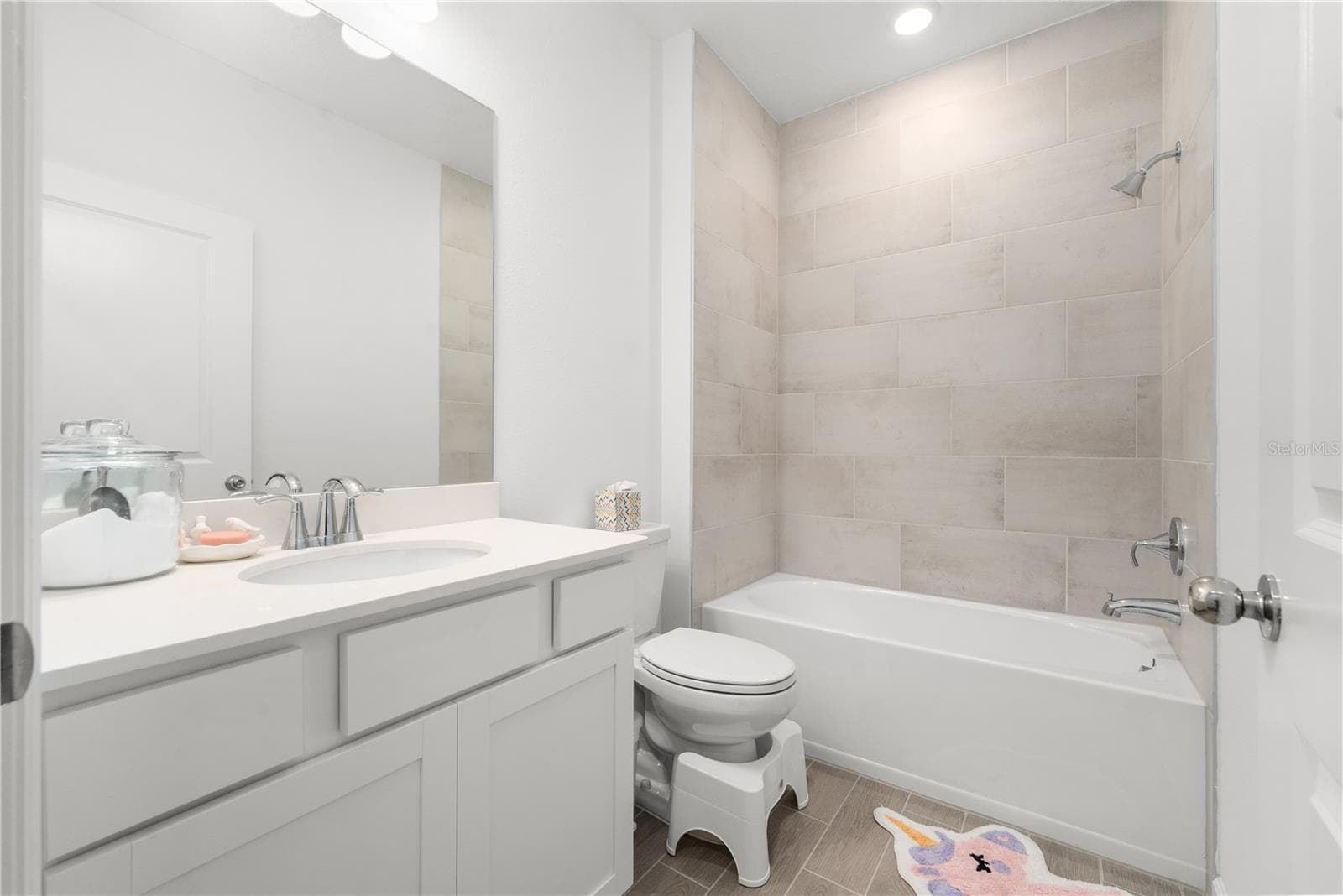 Second Bathroom Shared with Bedroom two & Three - 13941 NW CONVERGENCE BLVD, ALACHUA