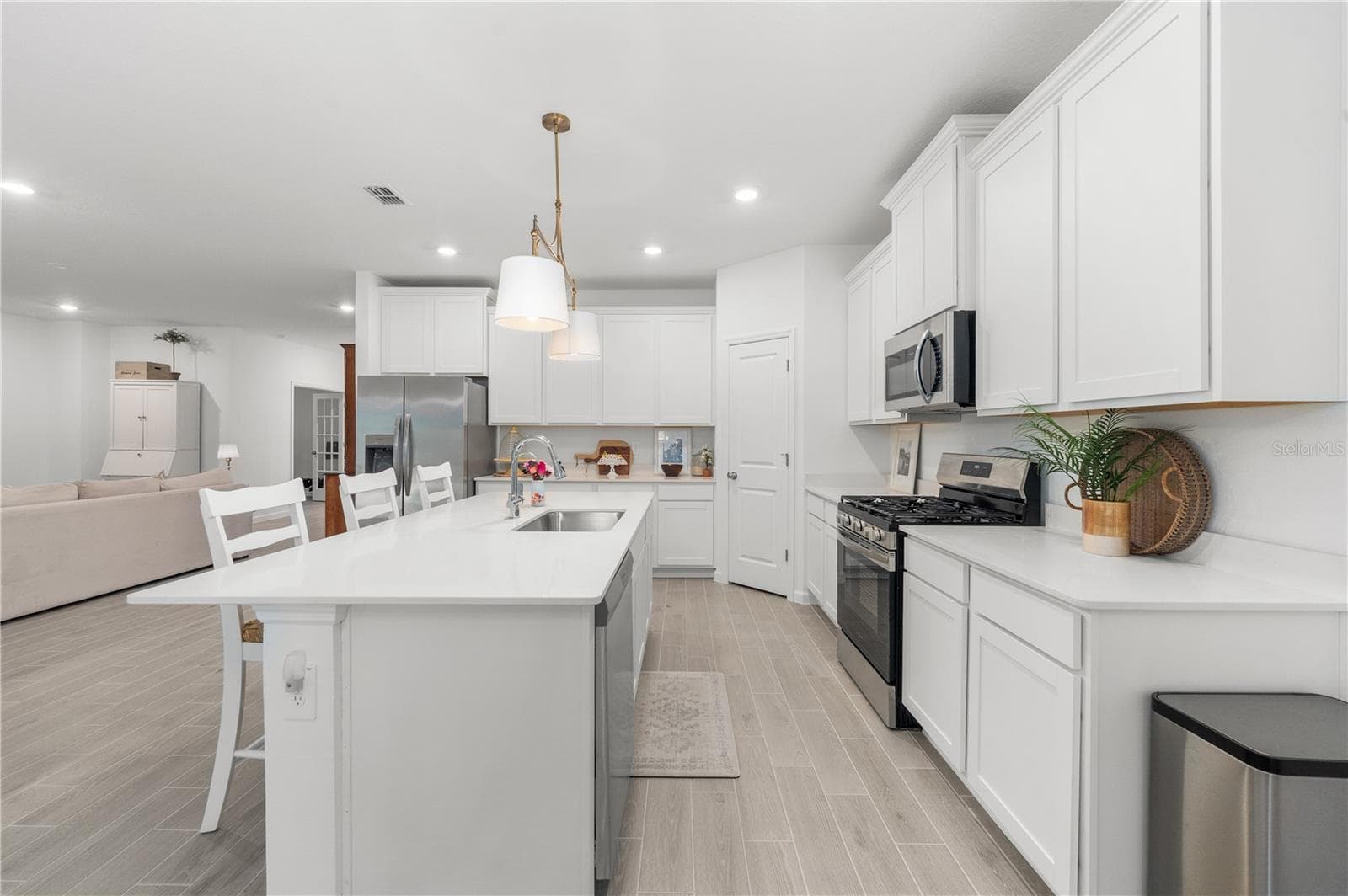 Walk in Pantry - 13941 NW CONVERGENCE BLVD, ALACHUA