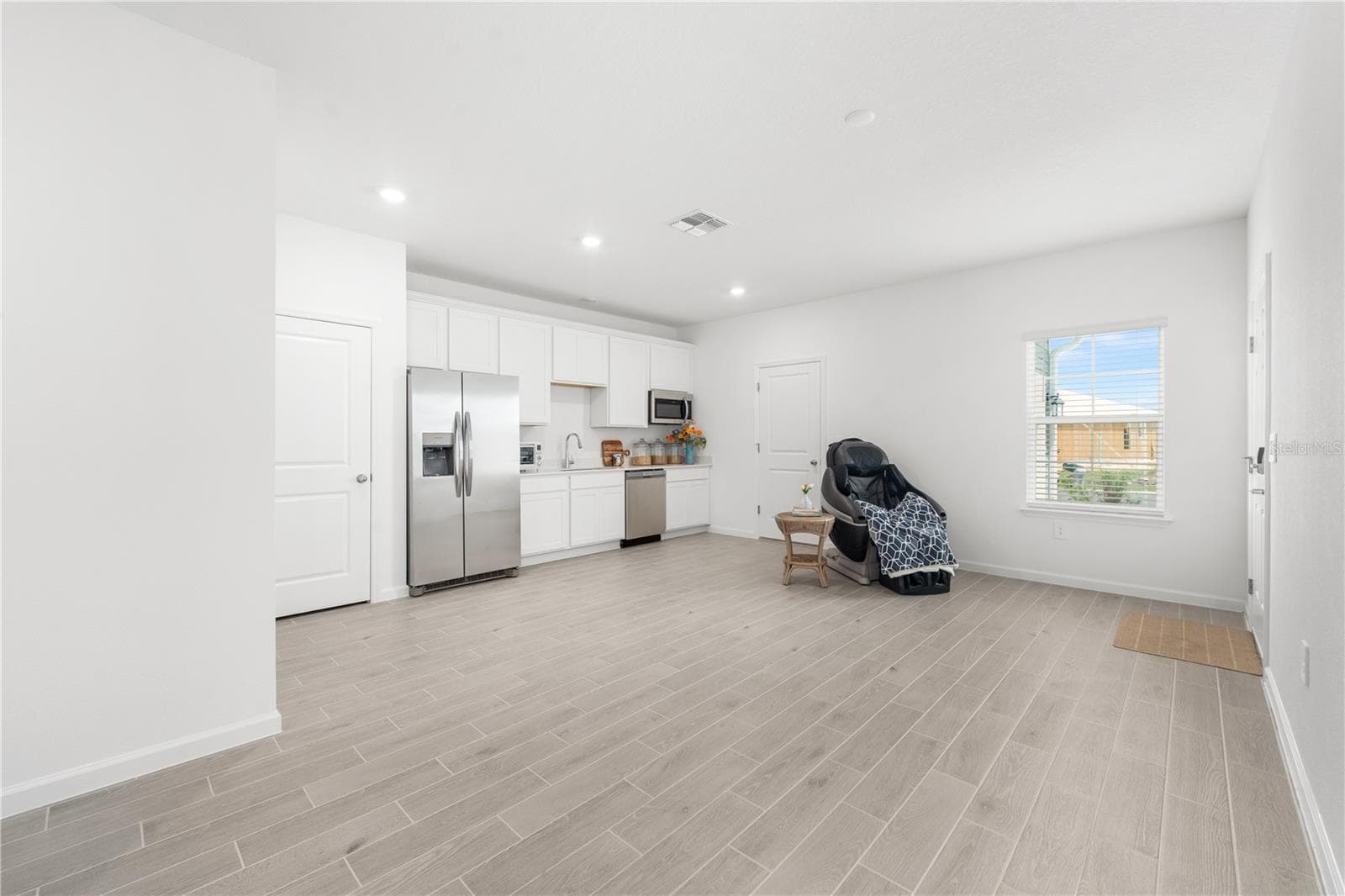 Huge Game room, Home Theatre, Flex Space for Studio or Second Living Space - 13941 NW CONVERGENCE BLVD, ALACHUA