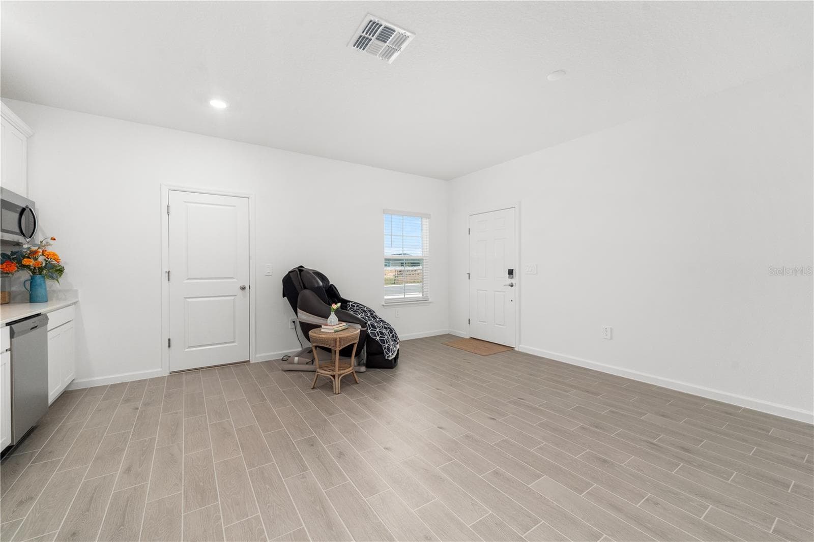 Separate Entrance plus access to 3rd Storage/Garage - 13941 NW CONVERGENCE BLVD, ALACHUA