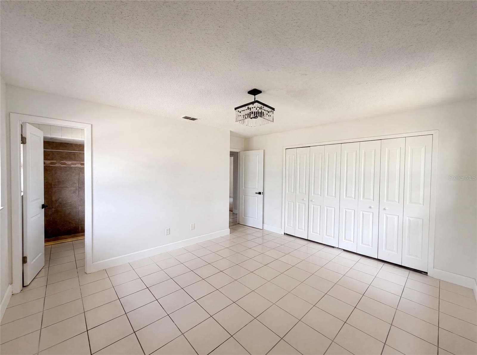 Single Family Residence at 2401 MYAKKA DR, ORLANDO, photo 9 of 29