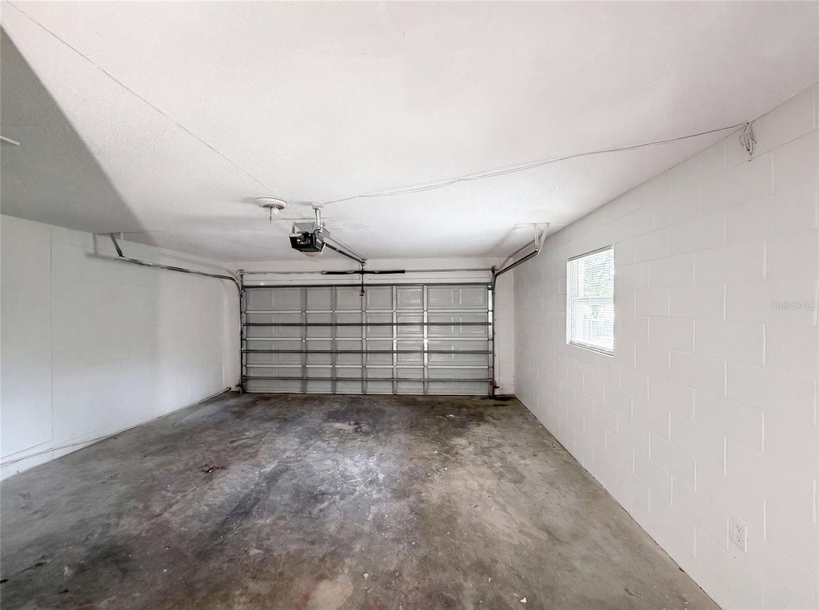 Single Family Residence at 2401 MYAKKA DR, ORLANDO, photo 14 of 29