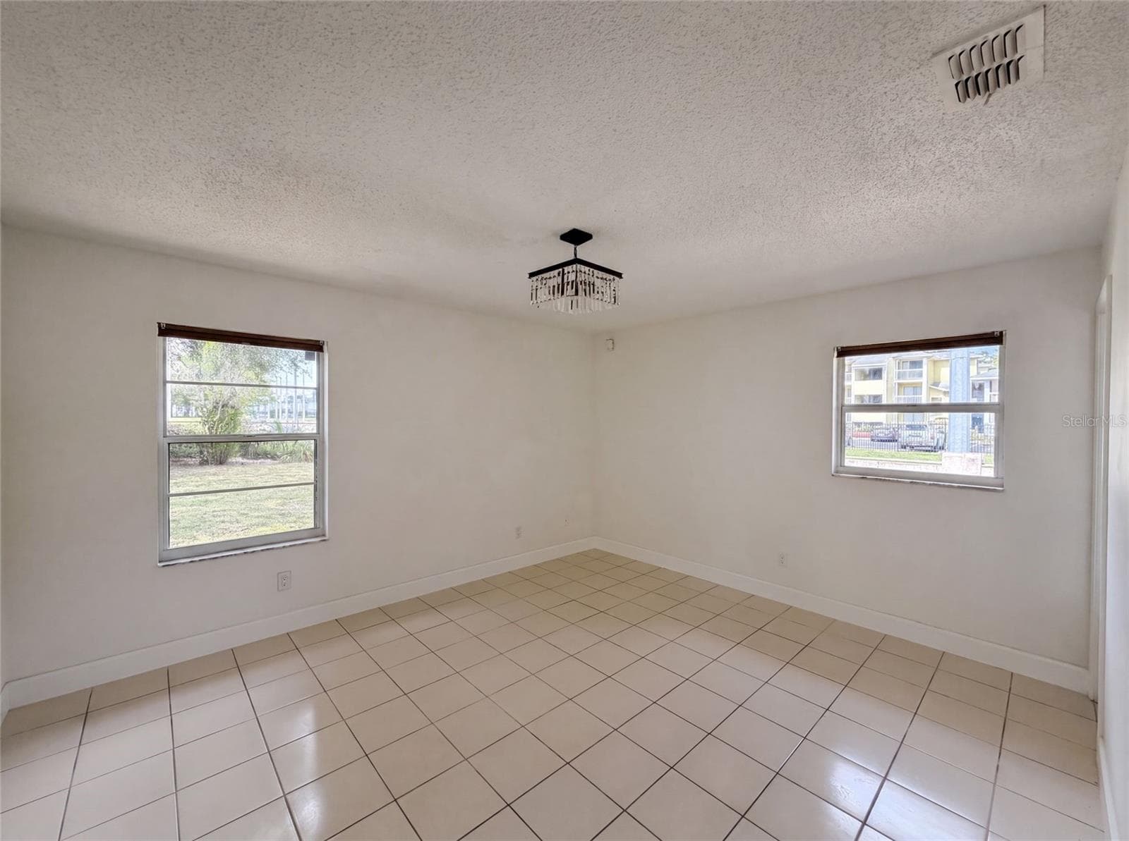 Single Family Residence at 2401 MYAKKA DR, ORLANDO, photo 17 of 29