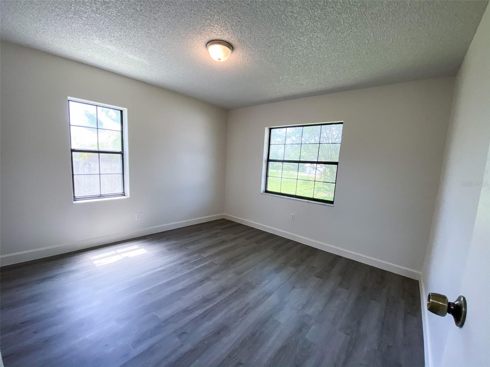 Single Family Residence at 28046 LOIS DR, TAVARES, photo 9 of 14
