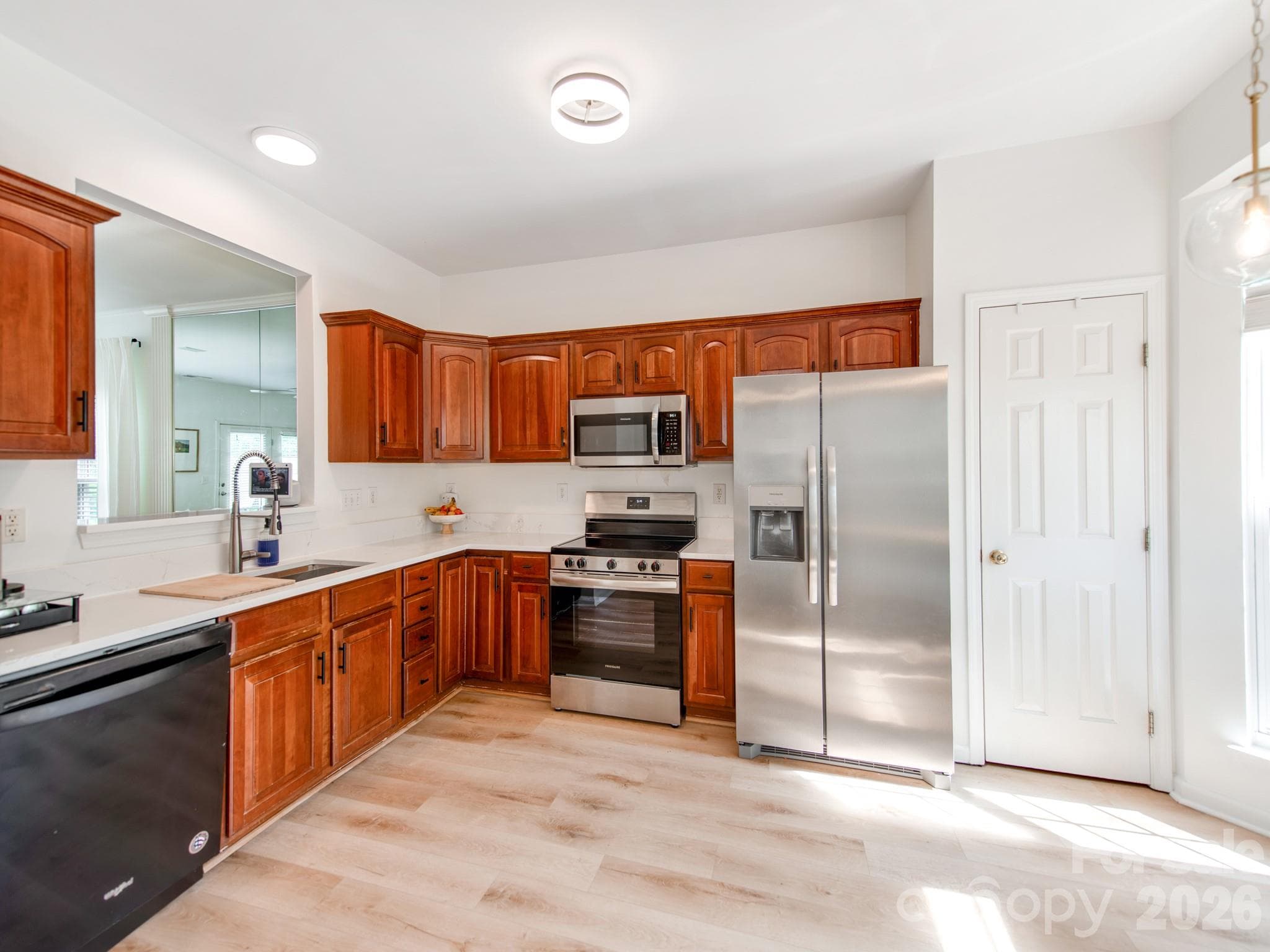 New appliances 2025 - 12117 Harrison Steel Drive, Charlotte