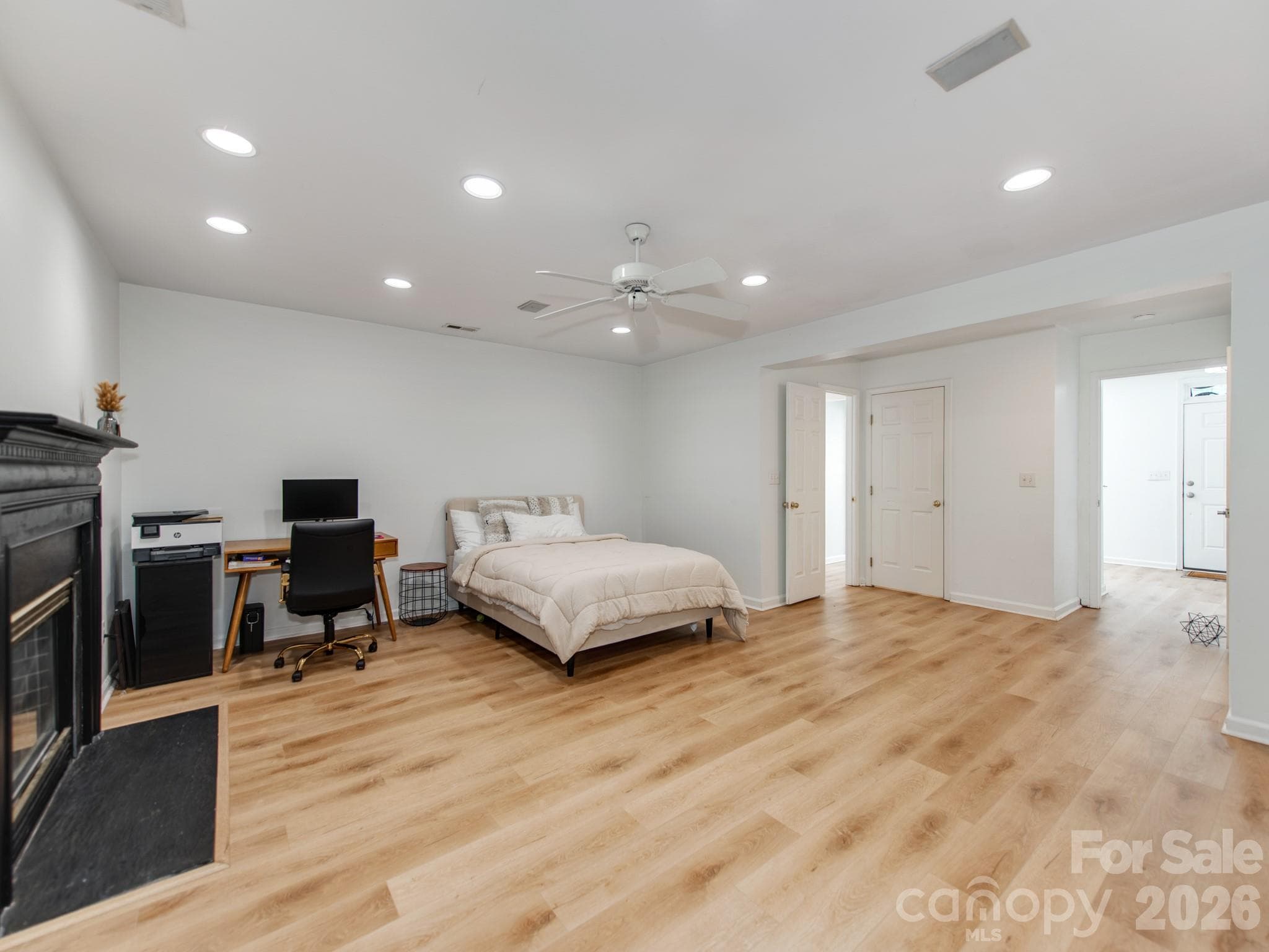 Entry level bedroom with full bathroom - 12117 Harrison Steel Drive, Charlotte