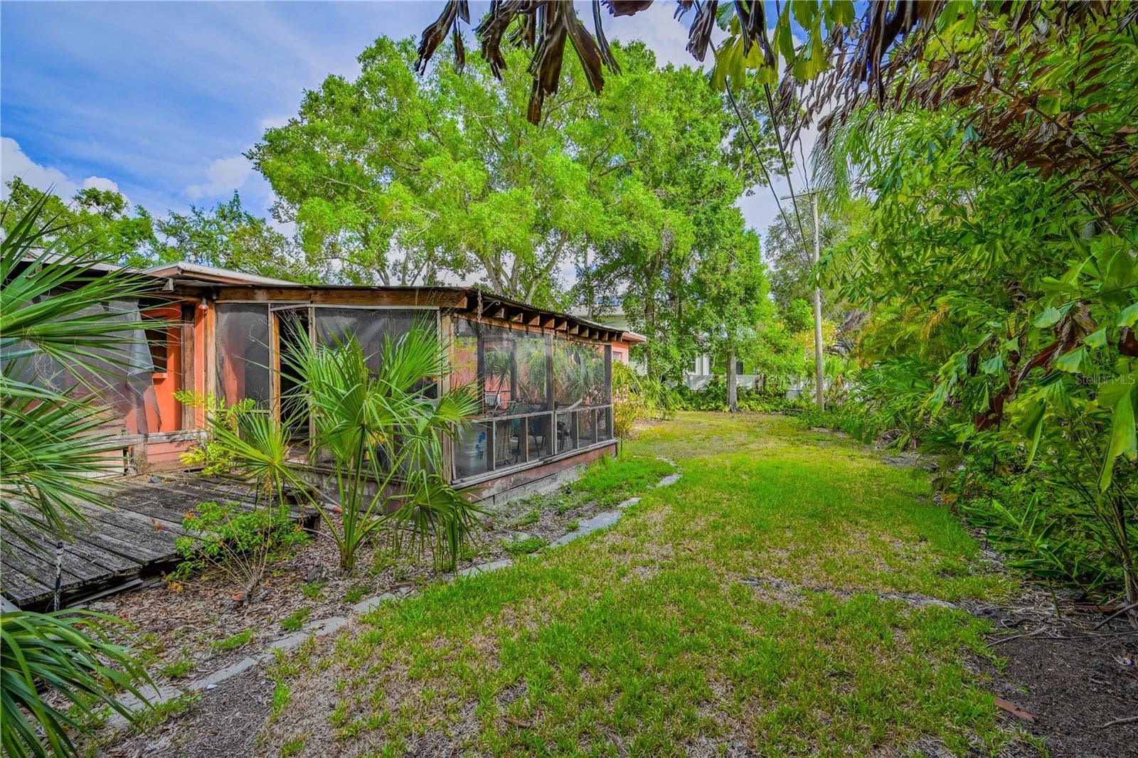 Single Family Residence at 504 W DAVIS BLVD, TAMPA, photo 13 of 19