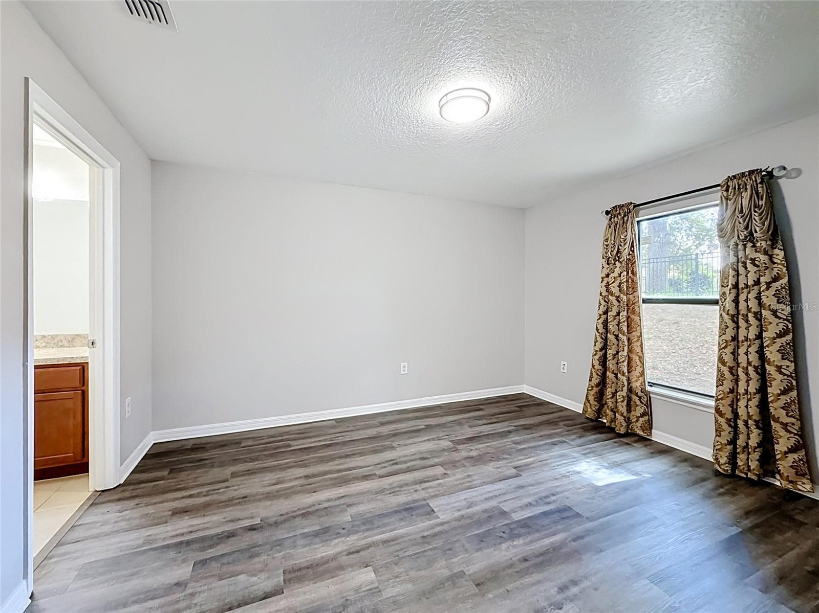 Single Family Residence at 4475 CAICOS DR, TAVARES, photo 23 of 60