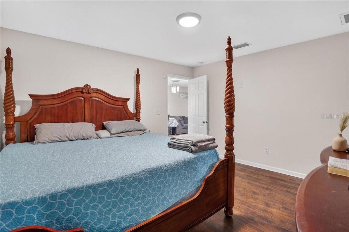 Master Bed - 1607 E LINEBAUGH AVE, TAMPA