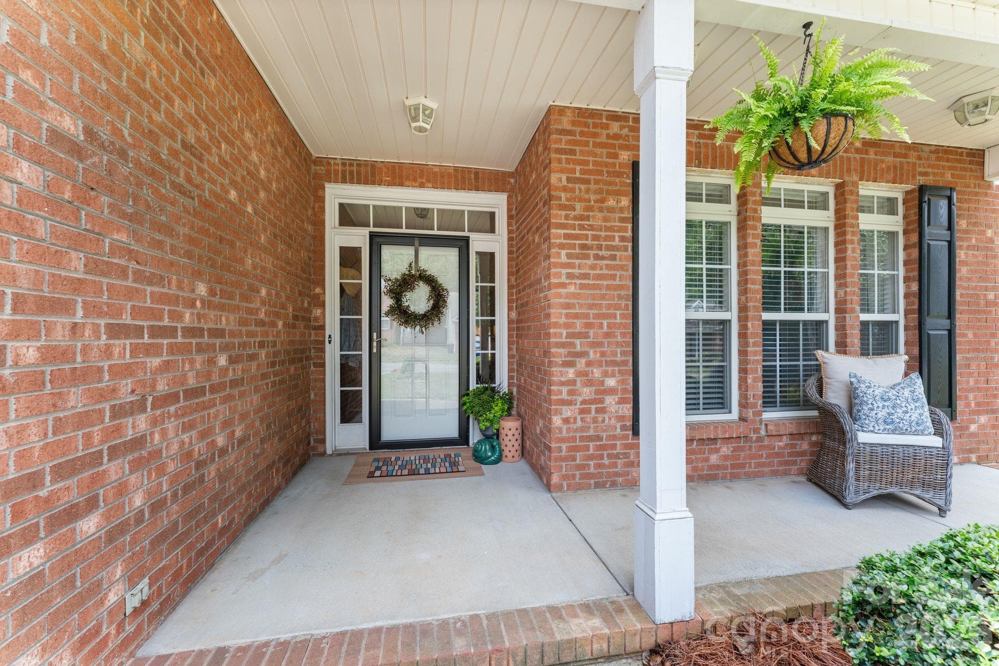 Single Family Residence at 1900 Austin Place Lane, Winston Salem, photo 2 of 35