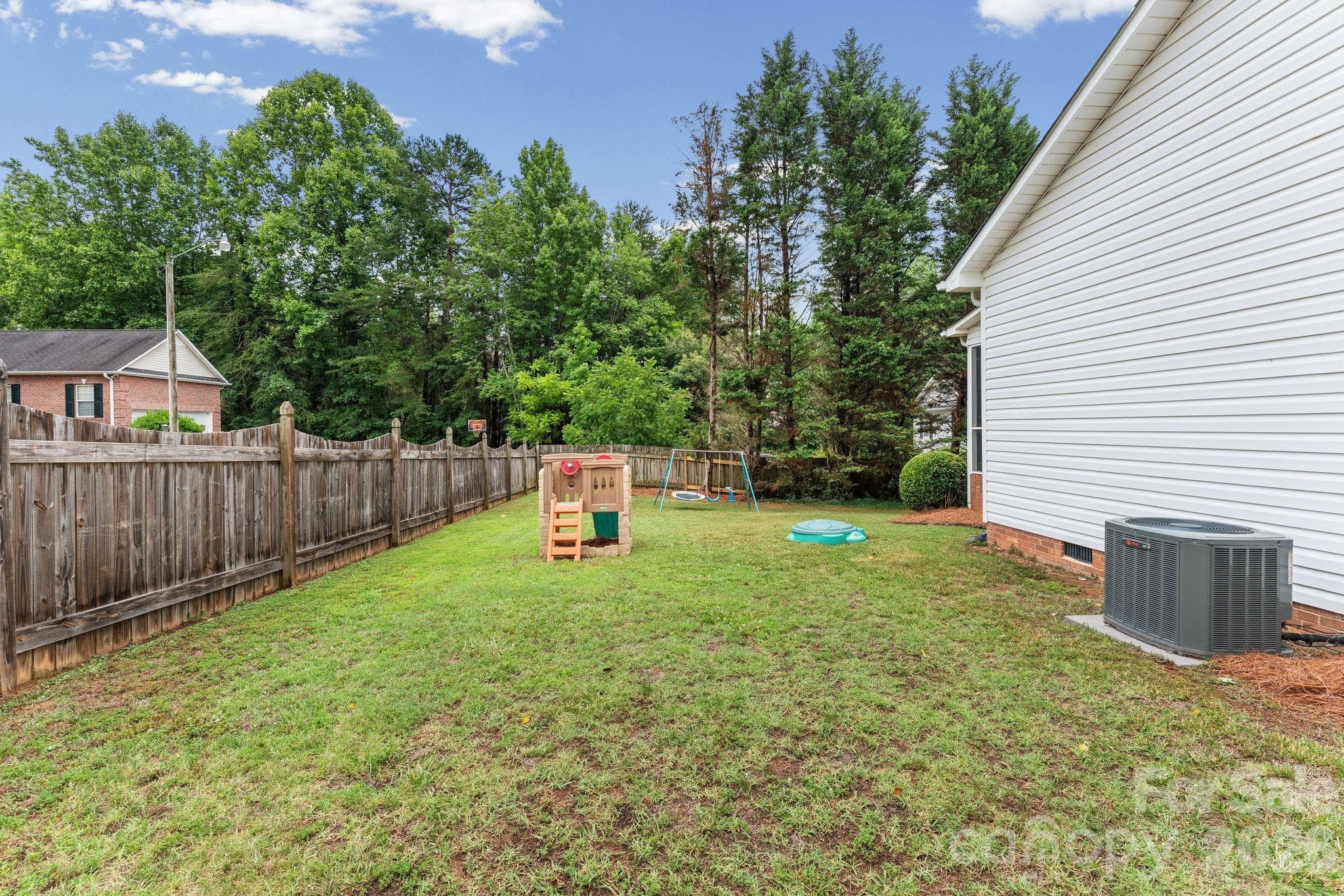 Single Family Residence at 1900 Austin Place Lane, Winston Salem, photo 33 of 35