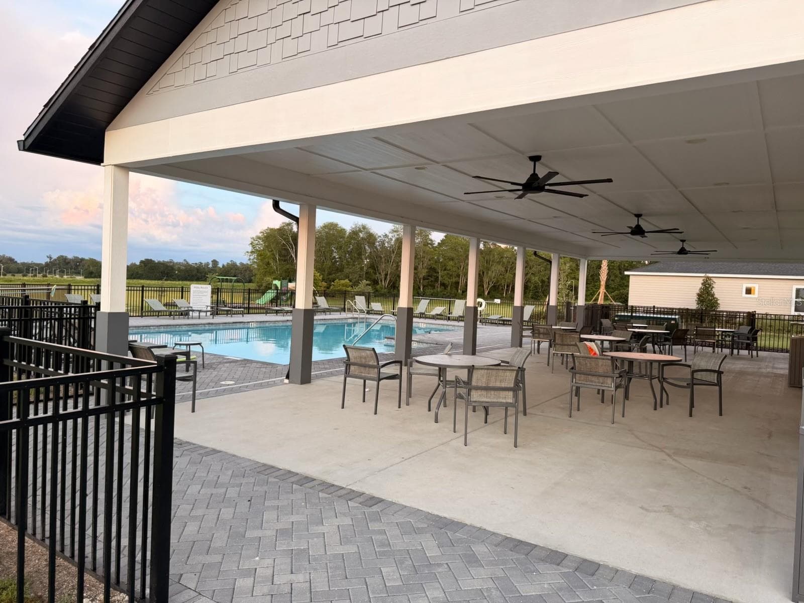 Seating Perfect for Parties - 13941 NW CONVERGENCE BLVD, ALACHUA