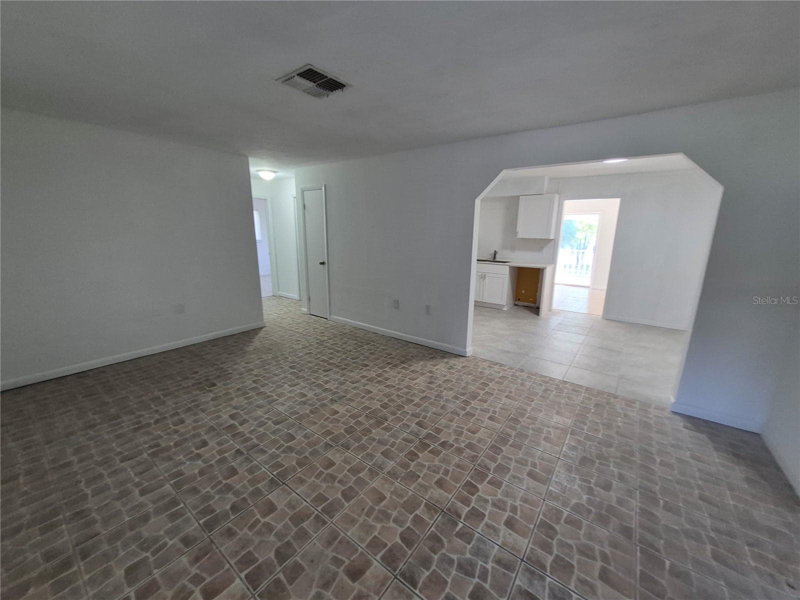 Single Family Residence at 9 MICHIGAN ST, BEVERLY HILLS, photo 3 of 16