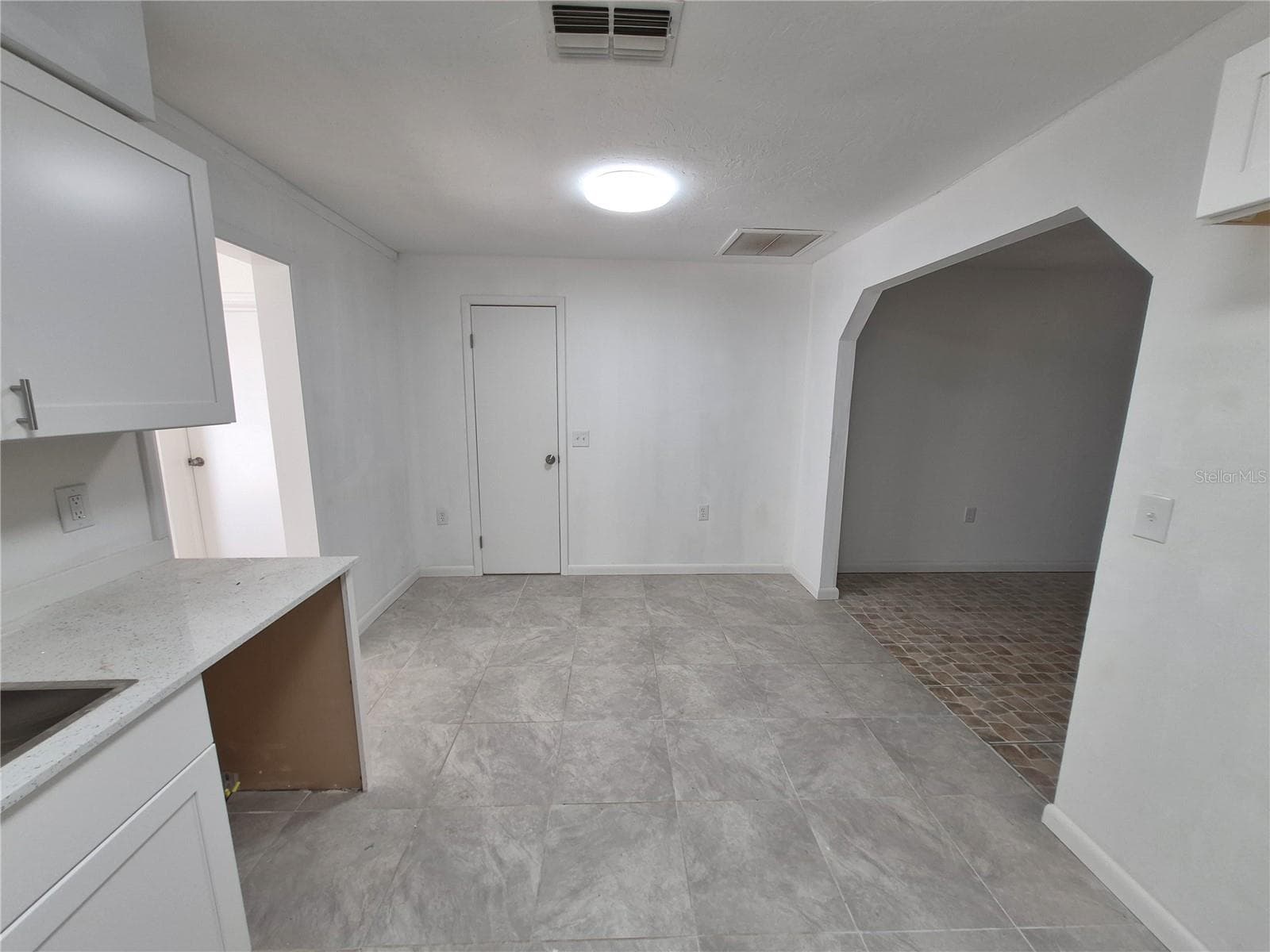 Single Family Residence at 9 MICHIGAN ST, BEVERLY HILLS, photo 6 of 16