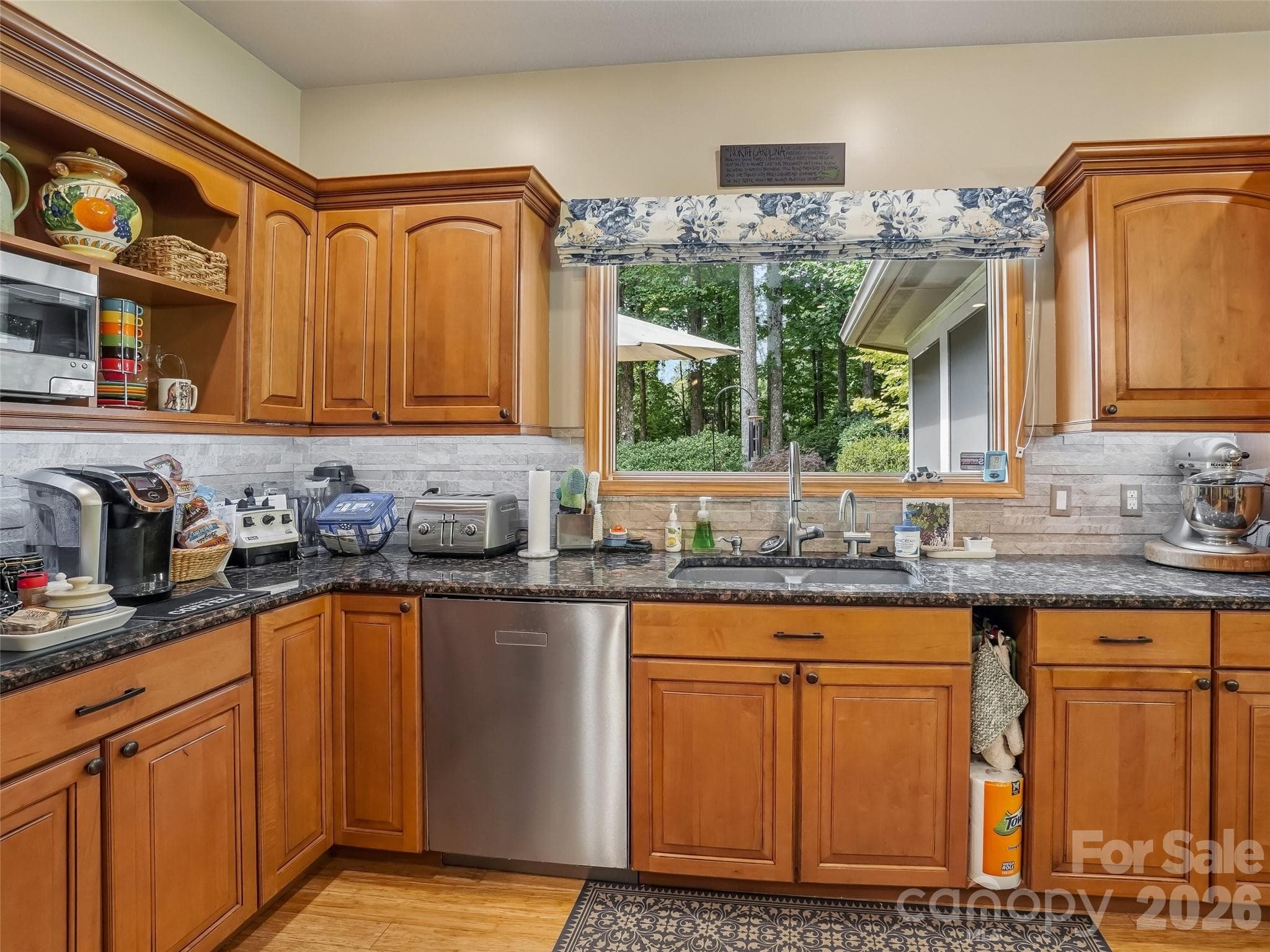Single Family Residence at 300 Pinnacle Peak Lane, Flat Rock, photo 14 of 40