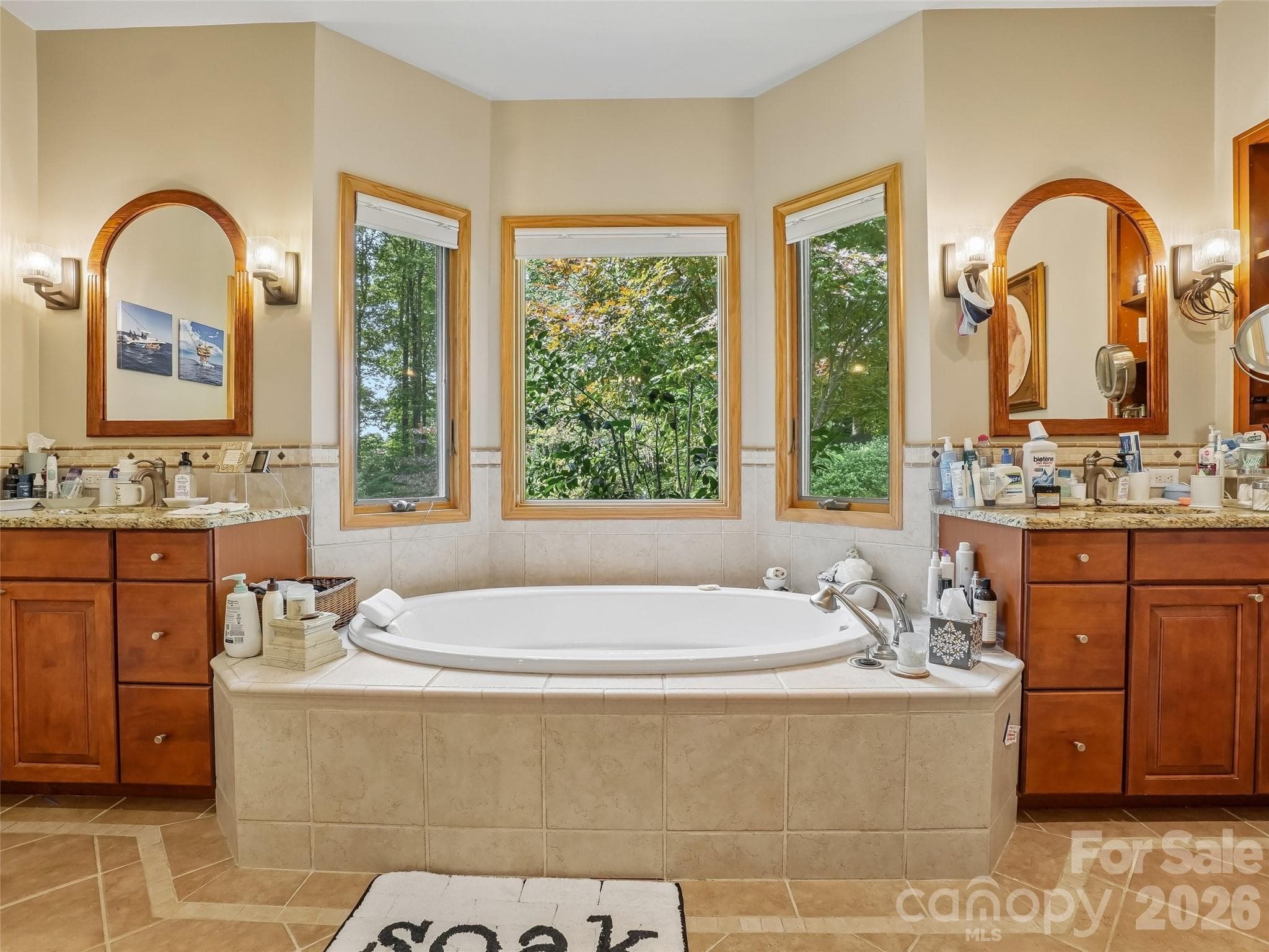 Single Family Residence at 300 Pinnacle Peak Lane, Flat Rock, photo 26 of 40