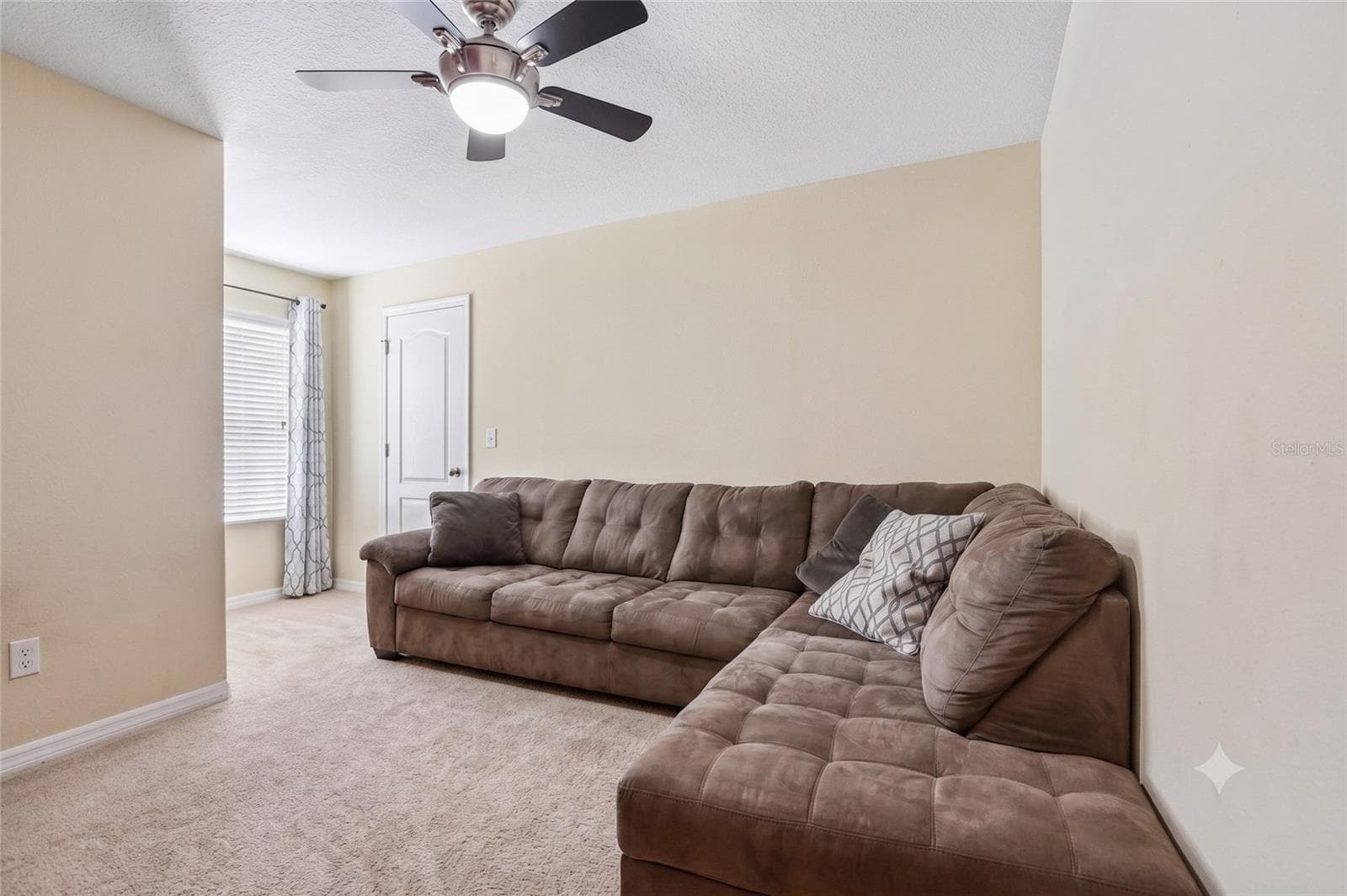 Townhouse at 20306 STARFINDER WAY, TAMPA, photo 18 of 28