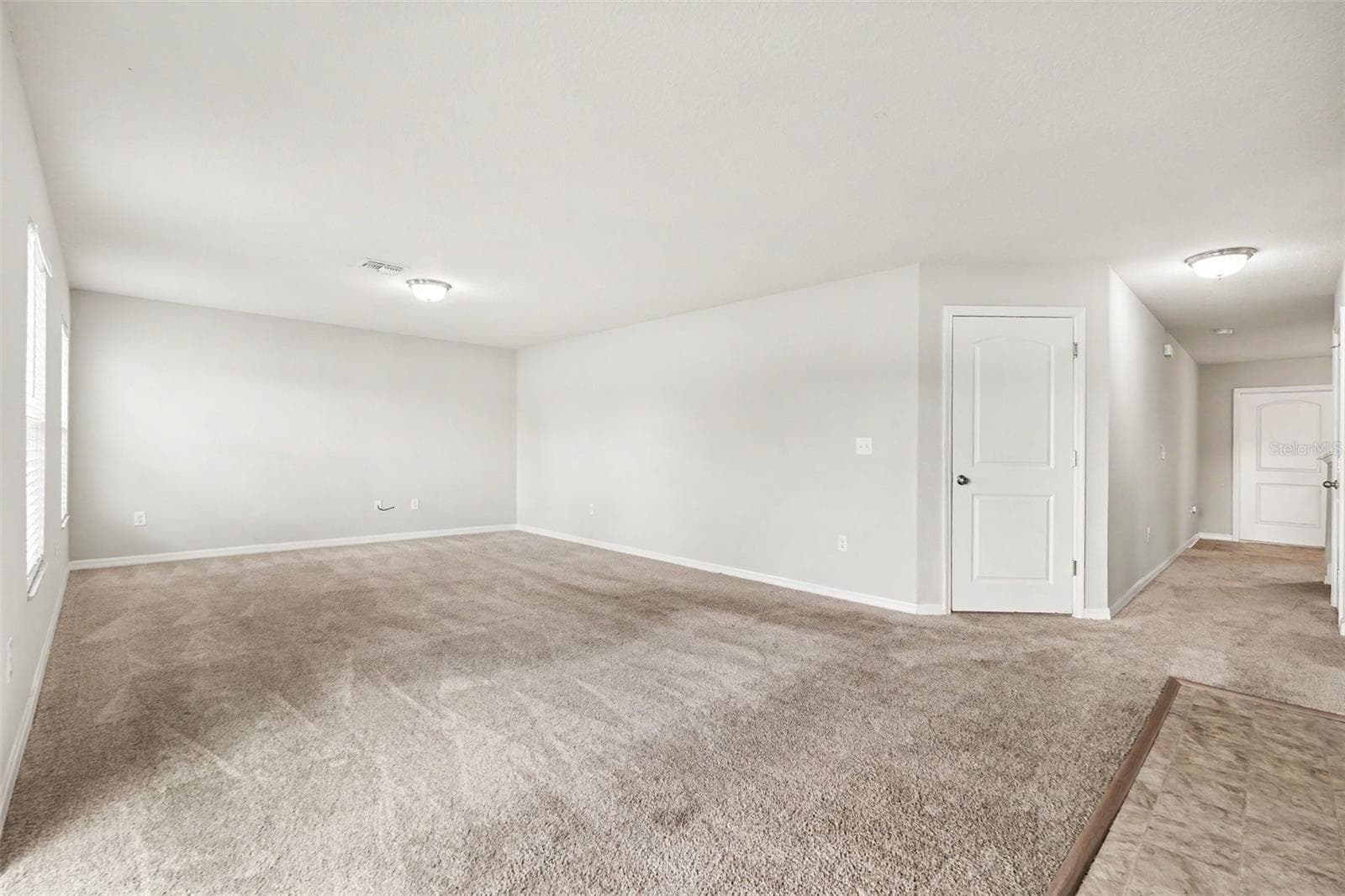 Single Family Residence at 4189 HIGH RIDGE AVE, SPRING HILL, photo 5 of 31