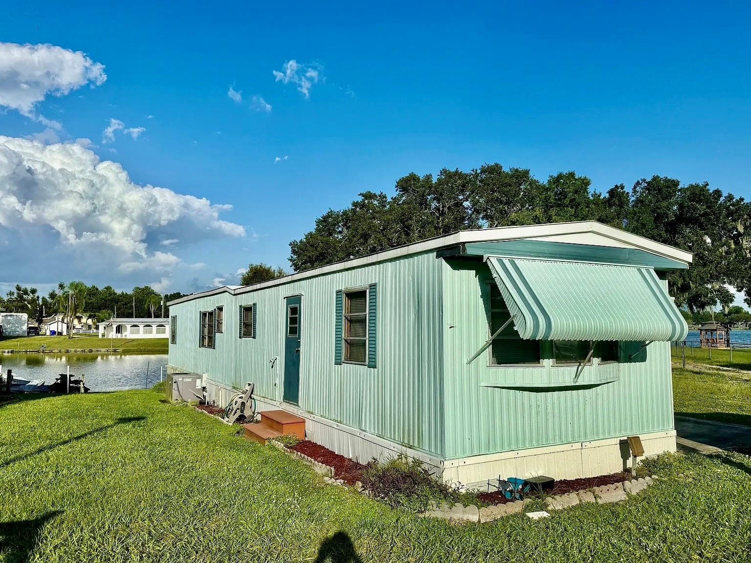 16 W PALM CIR