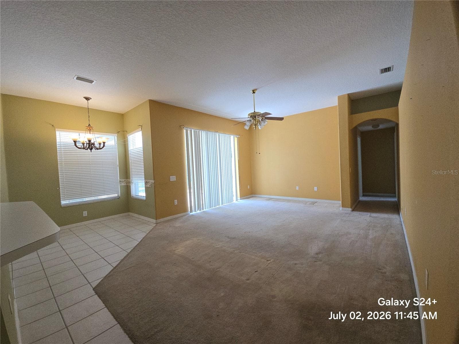 GreatRm & Kitchen Nook - 4106 BALINGTON DR, VALRICO