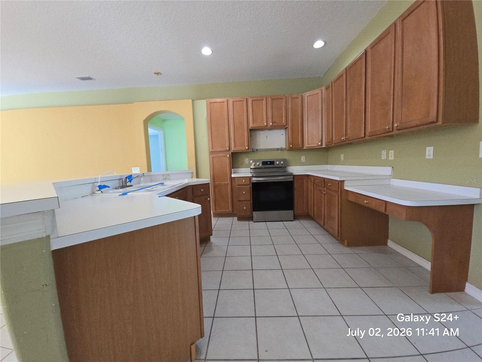 Kitchen - 4106 BALINGTON DR, VALRICO