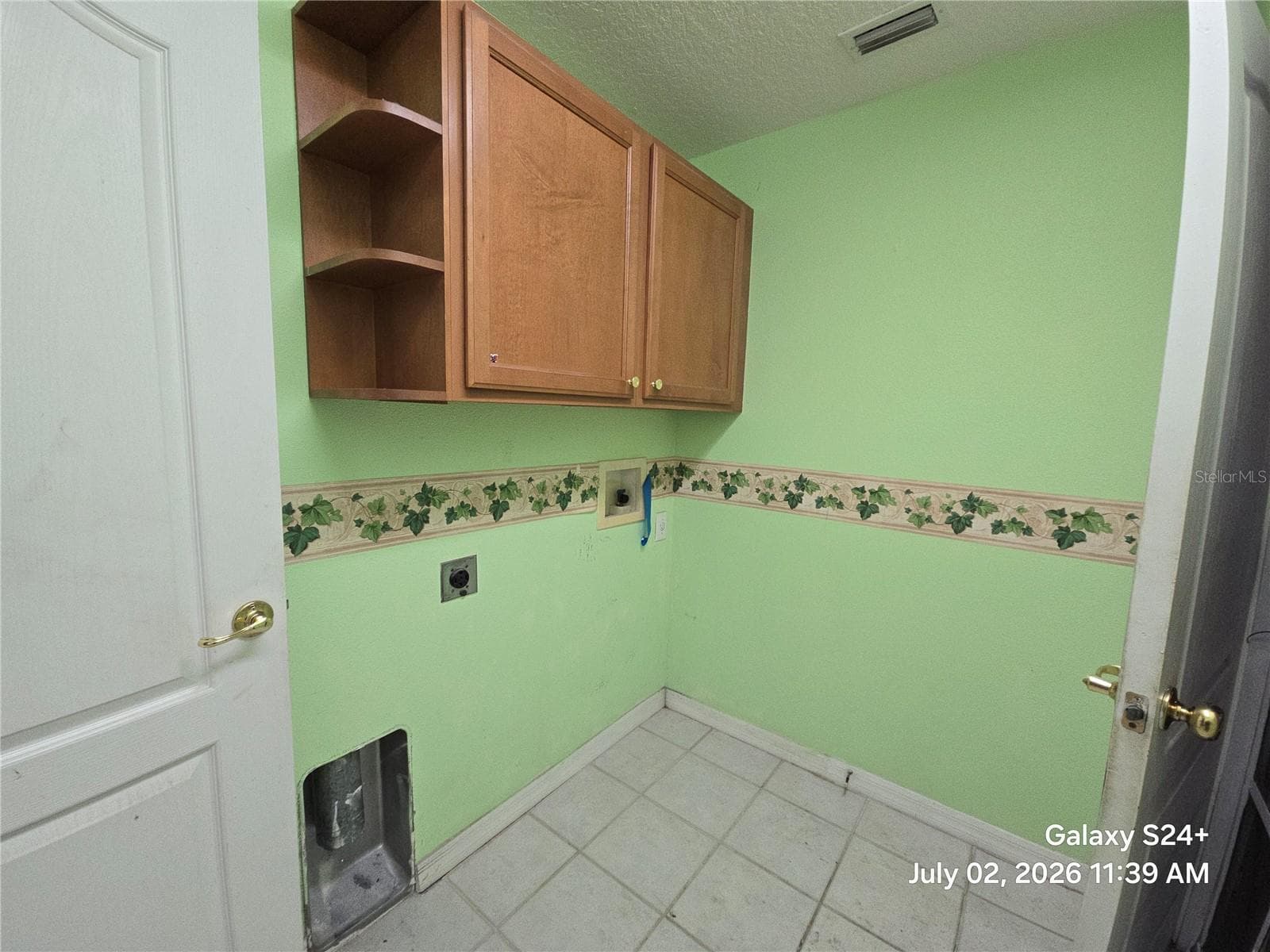 Inside Laundry Room - 4106 BALINGTON DR, VALRICO