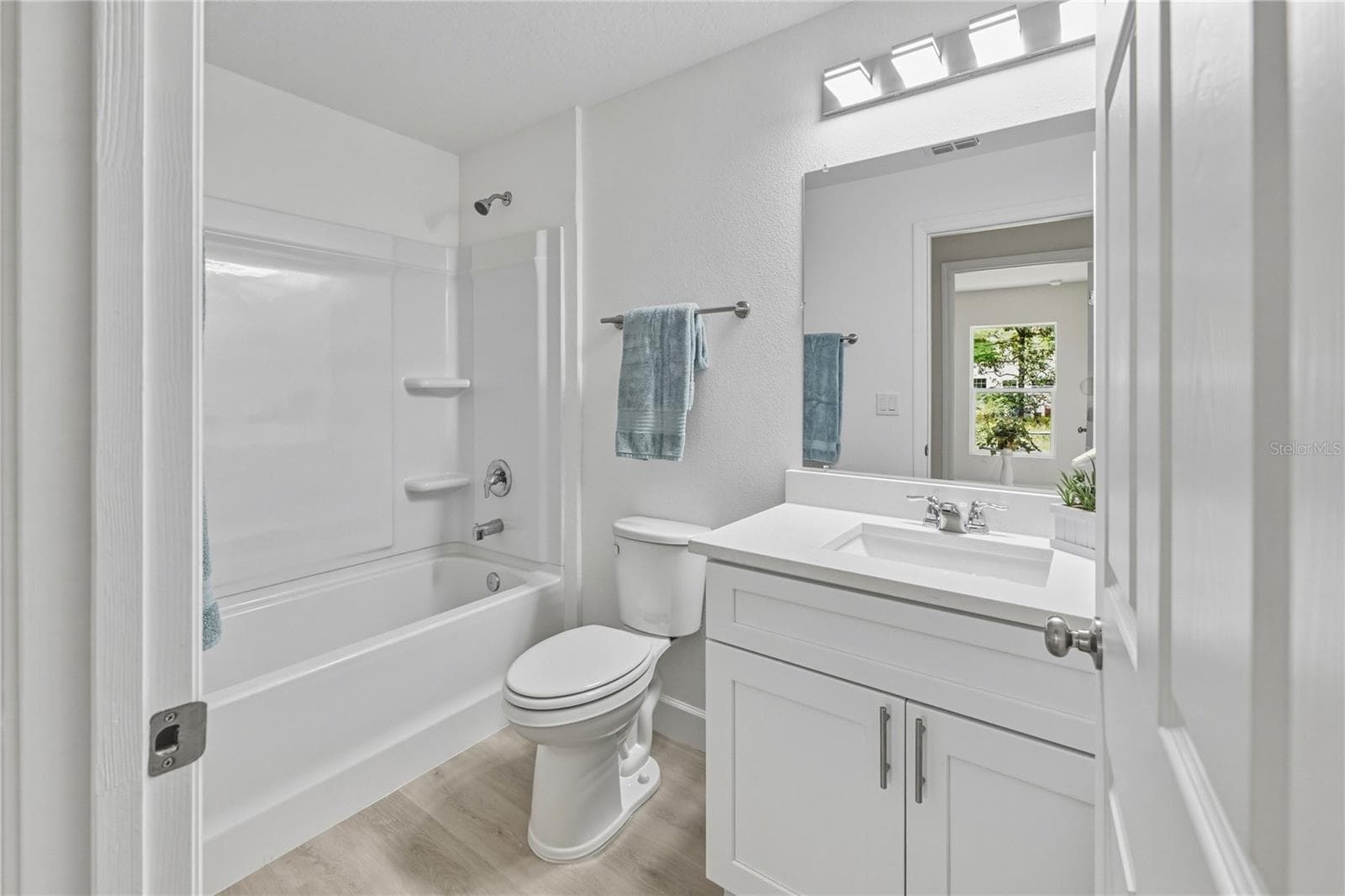 Single Family Residence at 520 W BERESFORD AVE, DELAND, photo 11 of 25