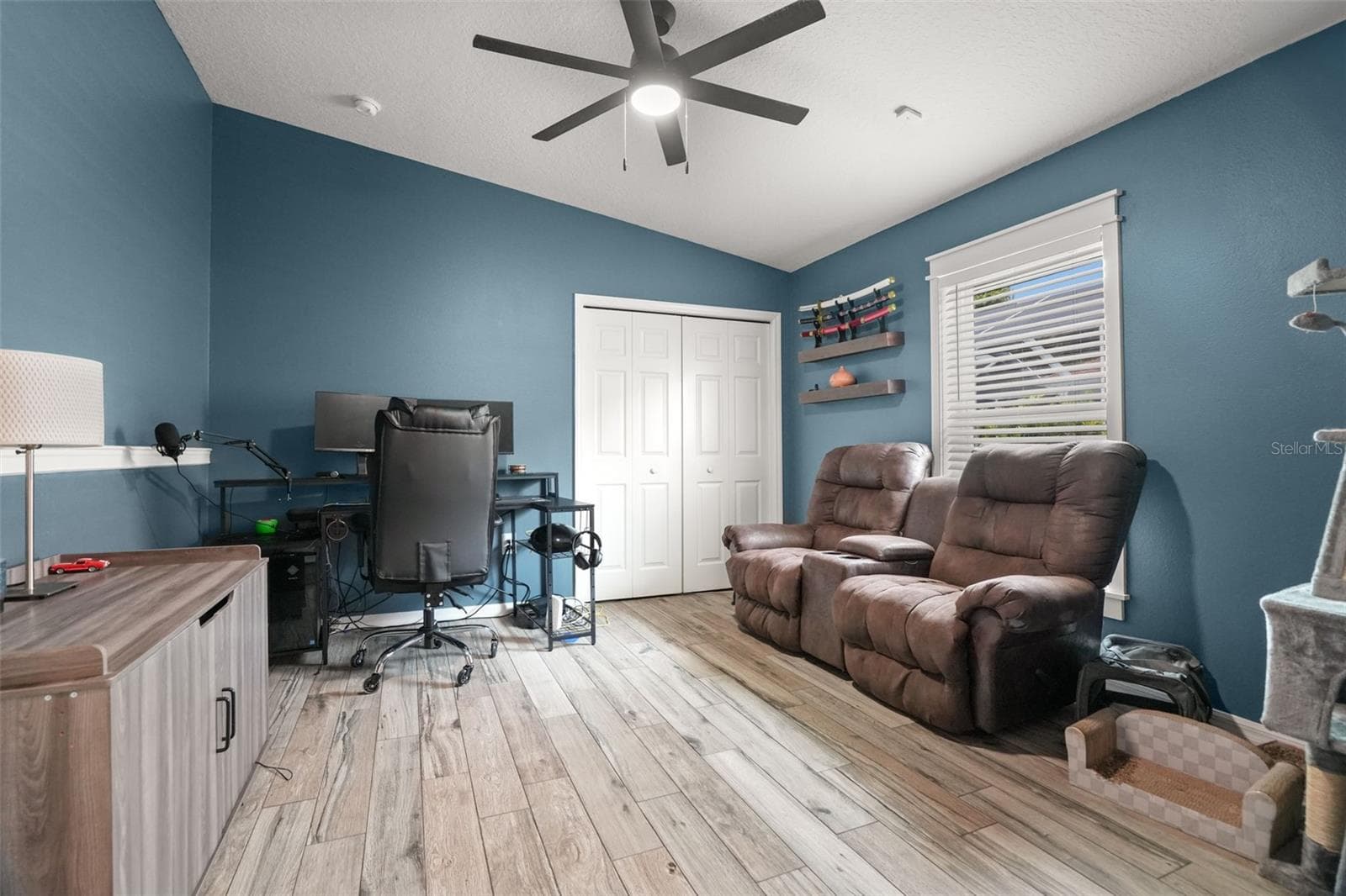 3rd bedroom off kitchen area! Upgraded tile flooring! - 2117 LARKSPUR CT, TRINITY