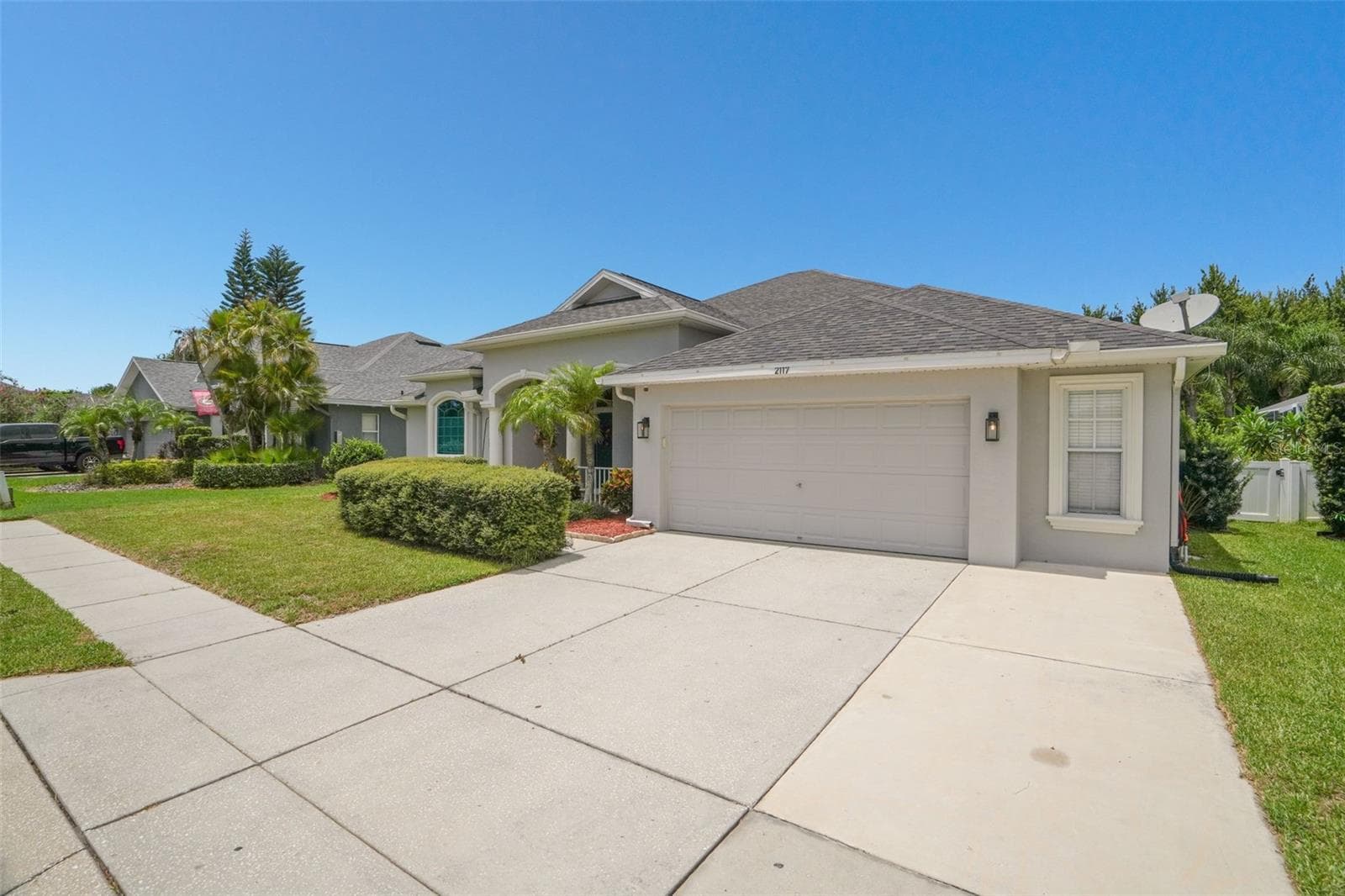 Plenty of parking space - 2117 LARKSPUR CT, TRINITY