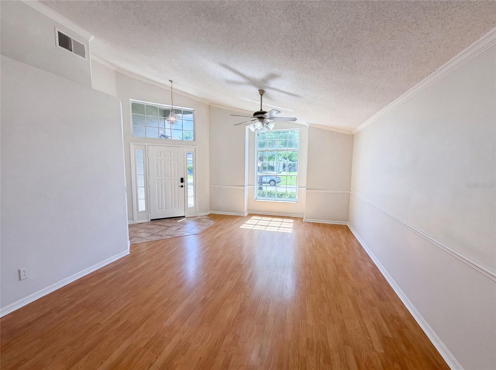 Single Family Residence at 701 MAGNOLIA CREEK CIR, ORLANDO, photo 10 of 33