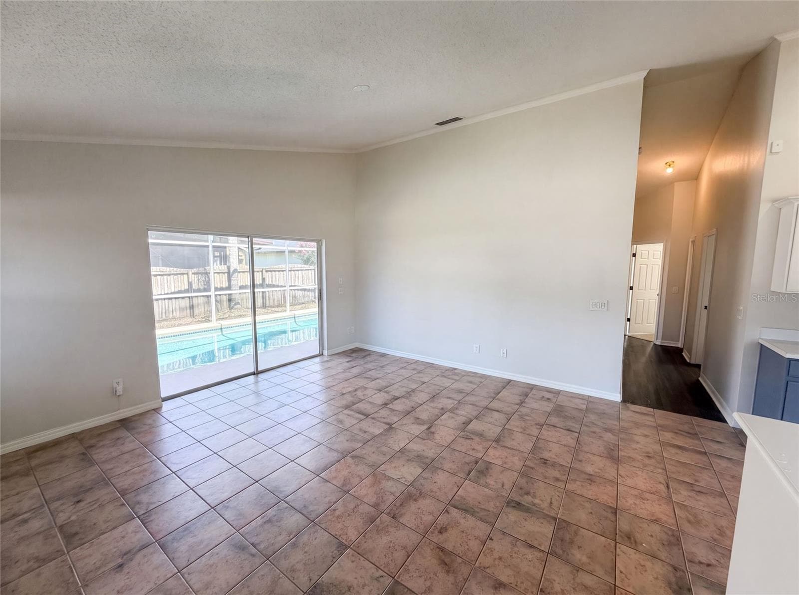 Single Family Residence at 701 MAGNOLIA CREEK CIR, ORLANDO, photo 12 of 33