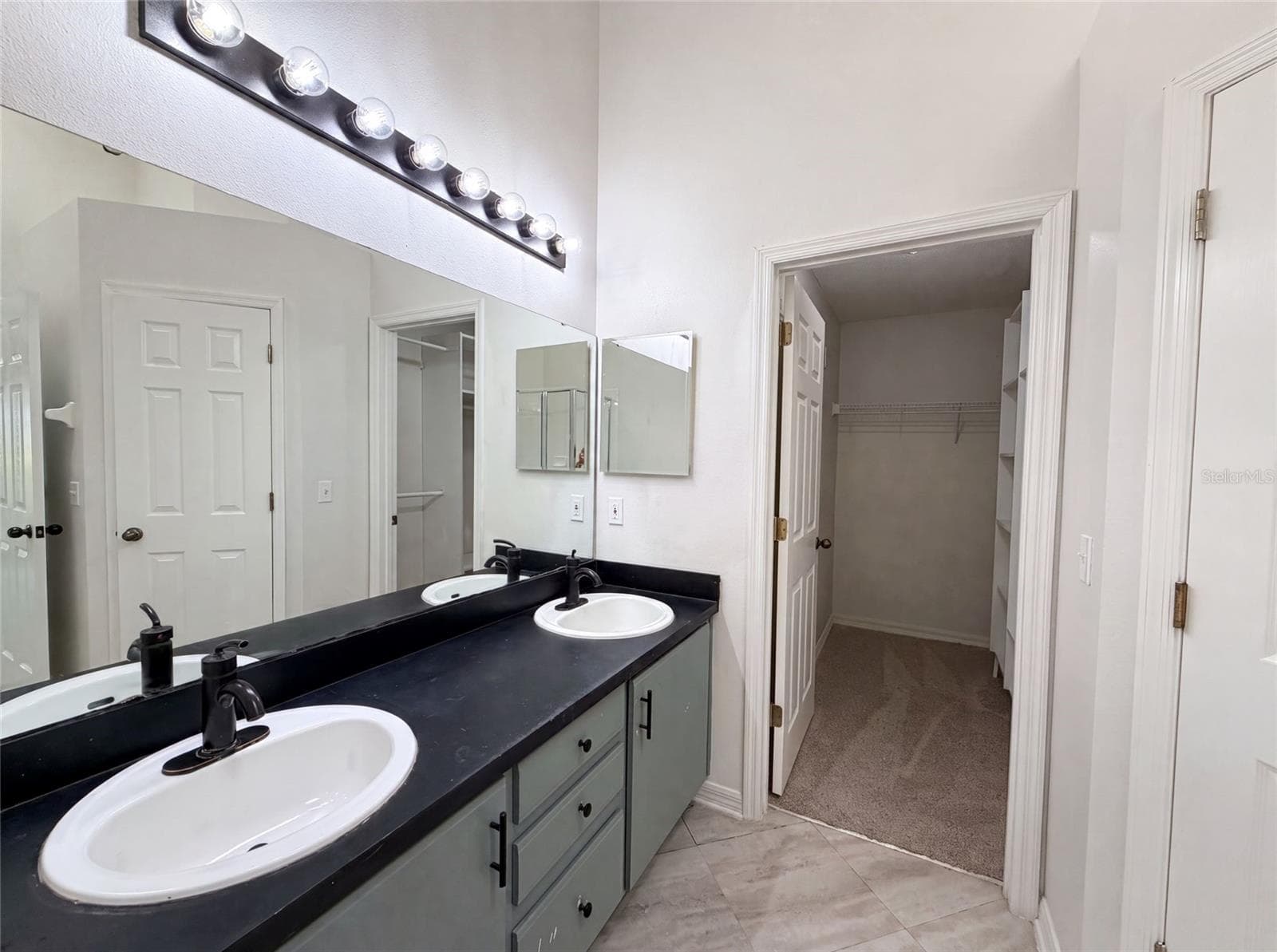 Single Family Residence at 701 MAGNOLIA CREEK CIR, ORLANDO, photo 16 of 33