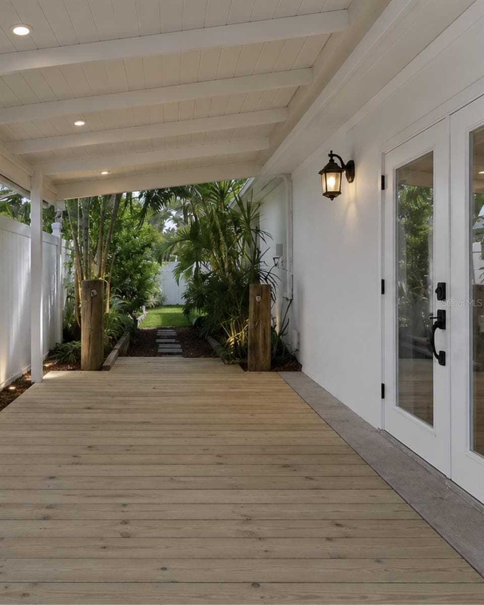 Single Family Residence at 1734 MARYLAND AVE NE, ST PETERSBURG, photo 9 of 12