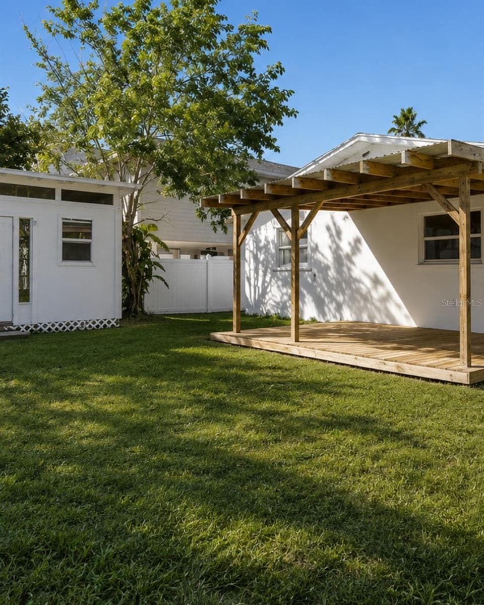 Single Family Residence at 1734 MARYLAND AVE NE, ST PETERSBURG, photo 10 of 12