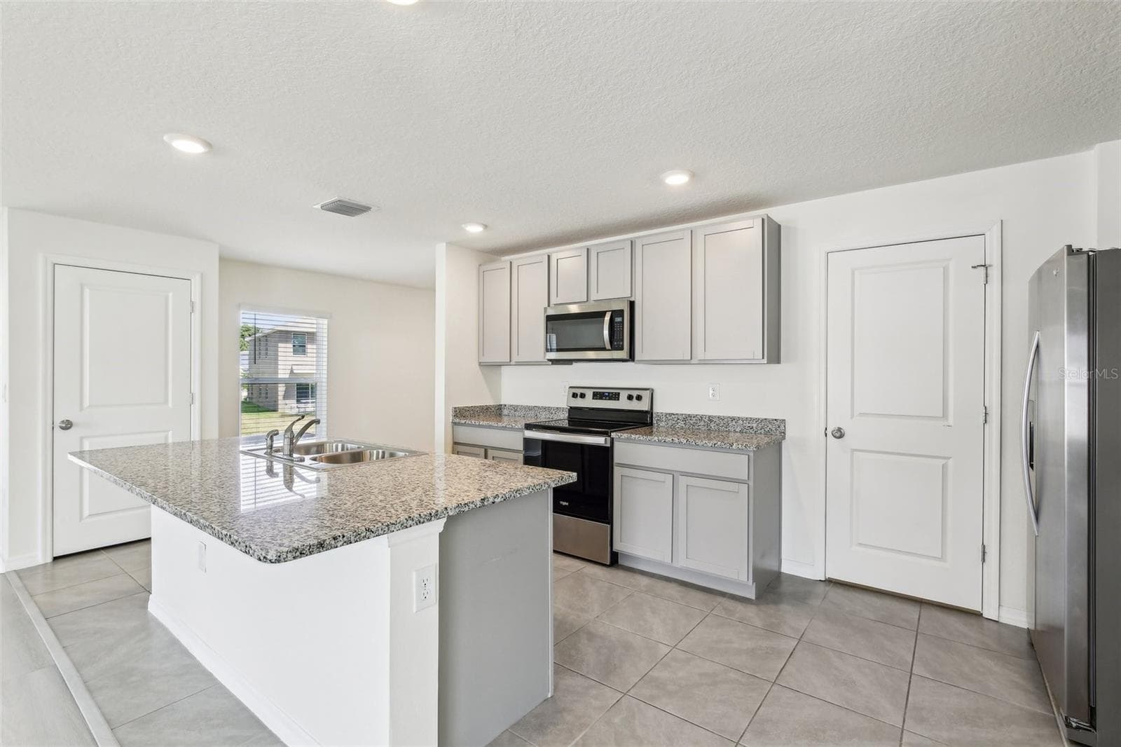 Single Family Residence at 36557 NIGHT STRAWBERRY CT, DADE CITY, photo 12 of 59