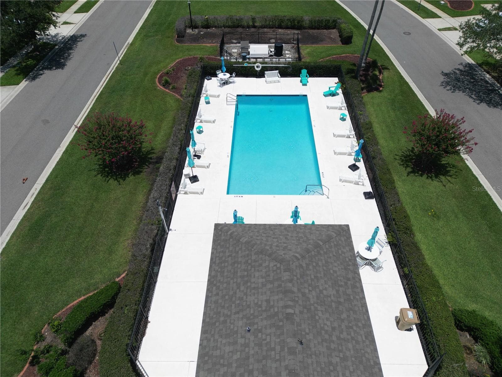 Club Villas pool - 170 CLUB VILLAS LN, KISSIMMEE