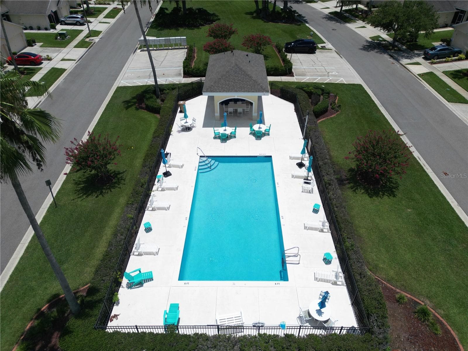Club Villas Pool - 170 CLUB VILLAS LN, KISSIMMEE