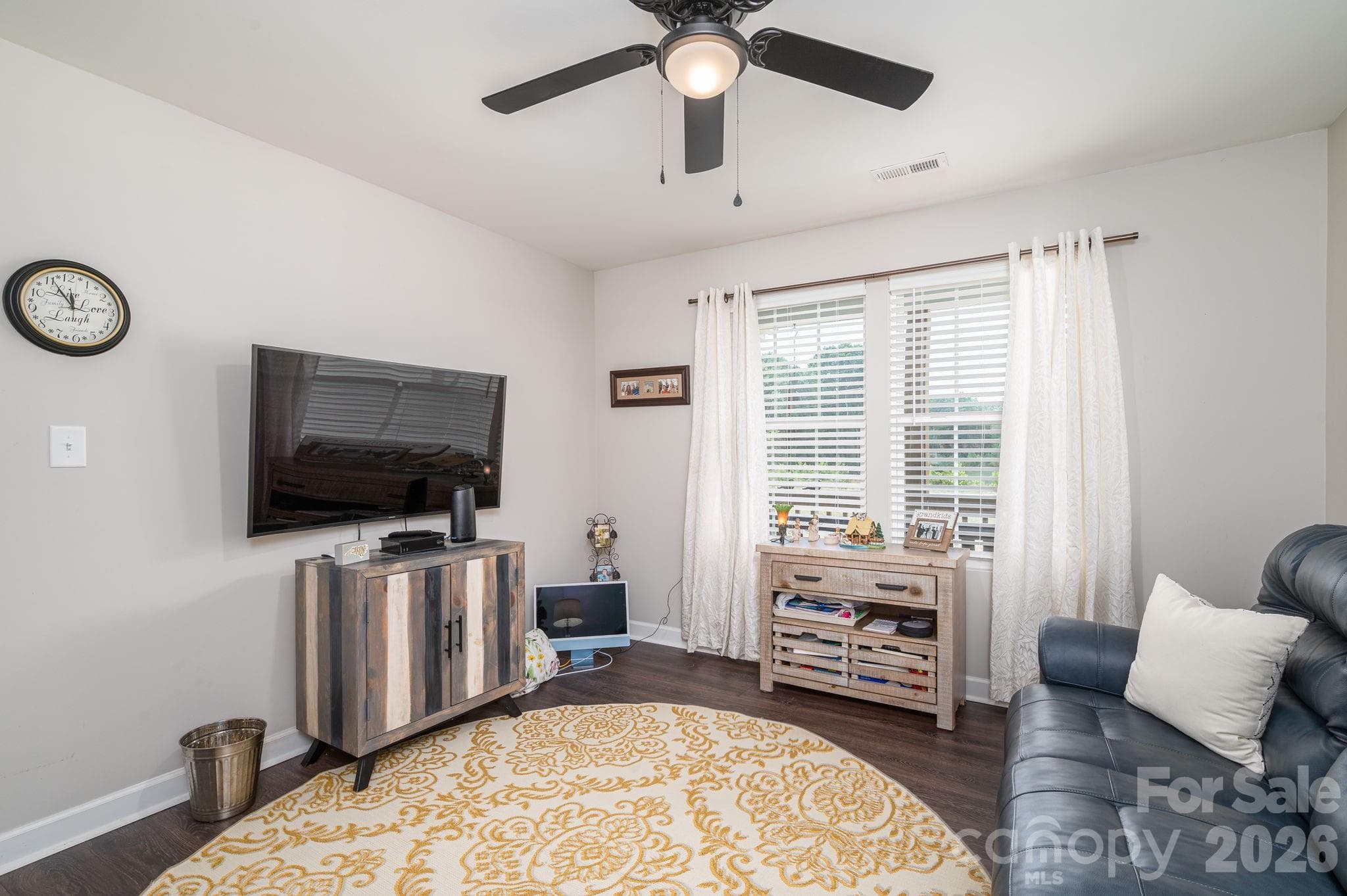 Third Bedroom - Newton