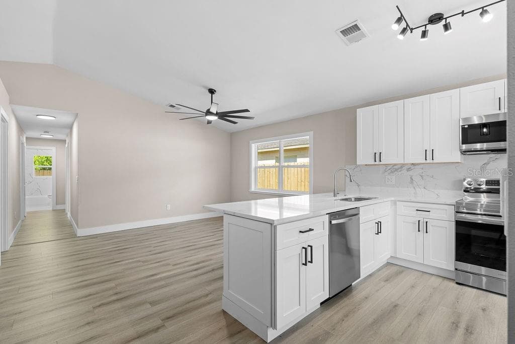 Single Family Residence at 6330 RUTHIE DR, ORLANDO, photo 9 of 35