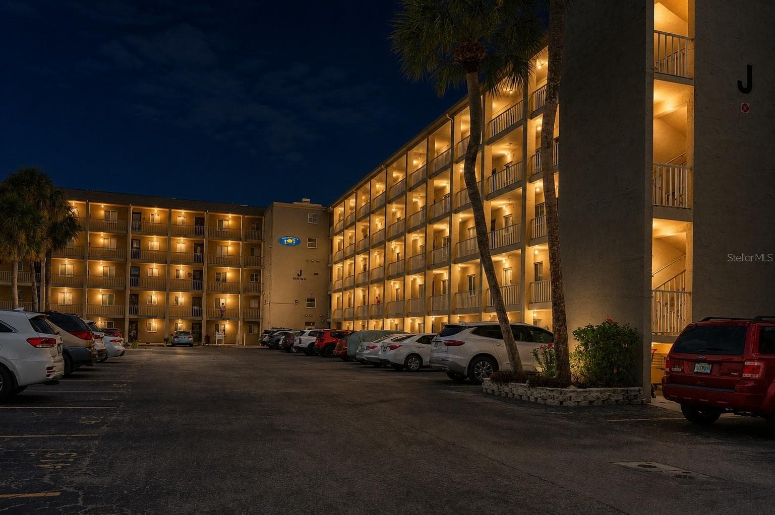 3607 LAKE BAYSHORE DR #J-312
