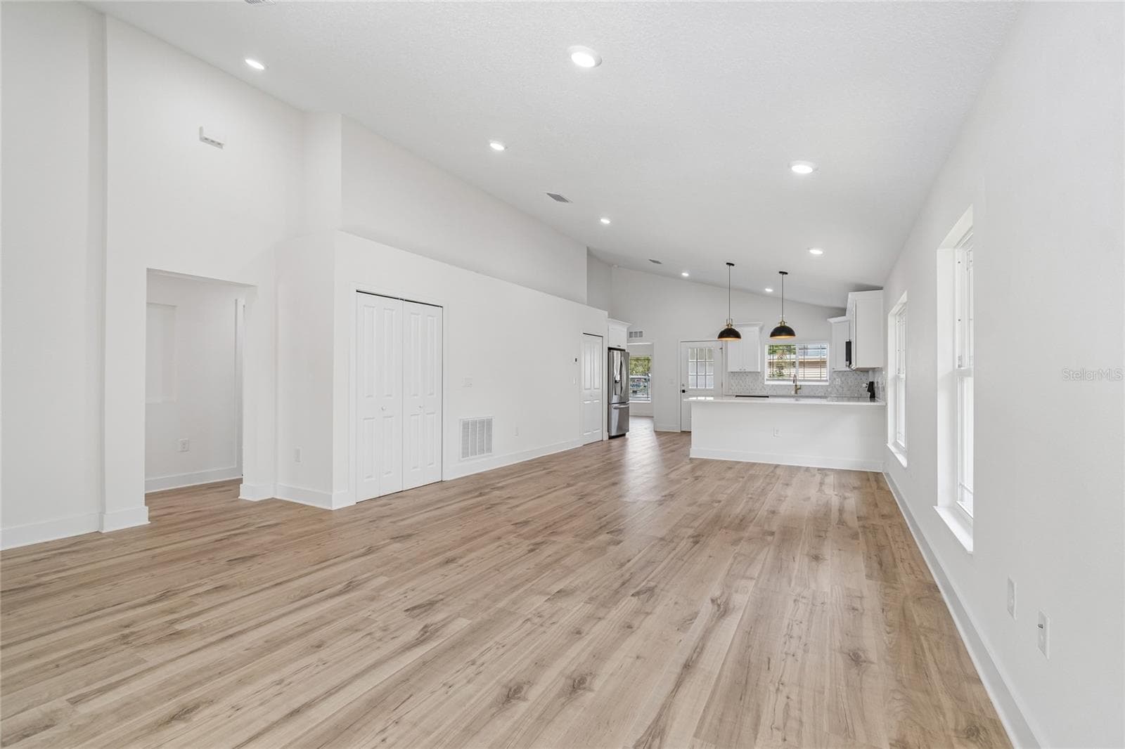 Single Family Residence at 2301 HIGHLAND ST S, ST PETERSBURG, photo 5 of 35