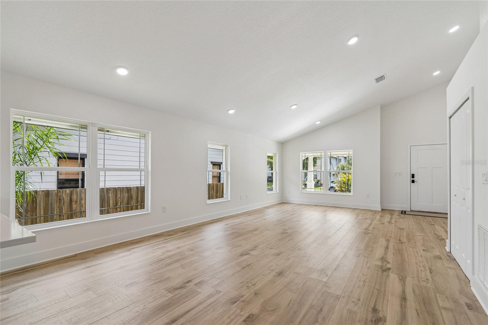 Single Family Residence at 2301 HIGHLAND ST S, ST PETERSBURG, photo 6 of 35