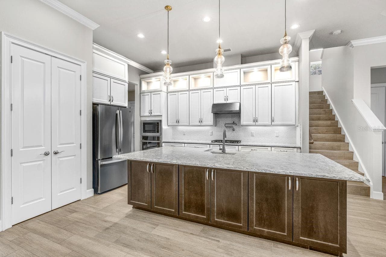 PREMIUM KITCHEN - 534 WINGSPAN DR, ORMOND BEACH