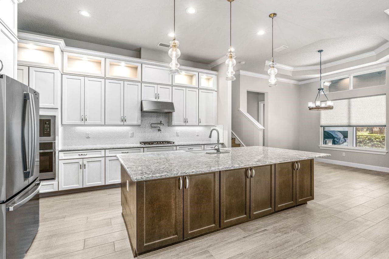 KITCHEN ISLAND - 534 WINGSPAN DR, ORMOND BEACH