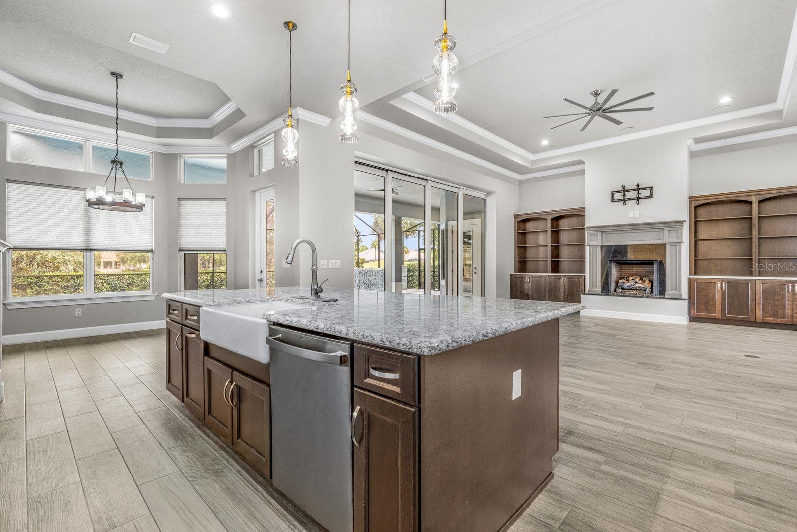KITCHEN ISLAND - 534 WINGSPAN DR, ORMOND BEACH