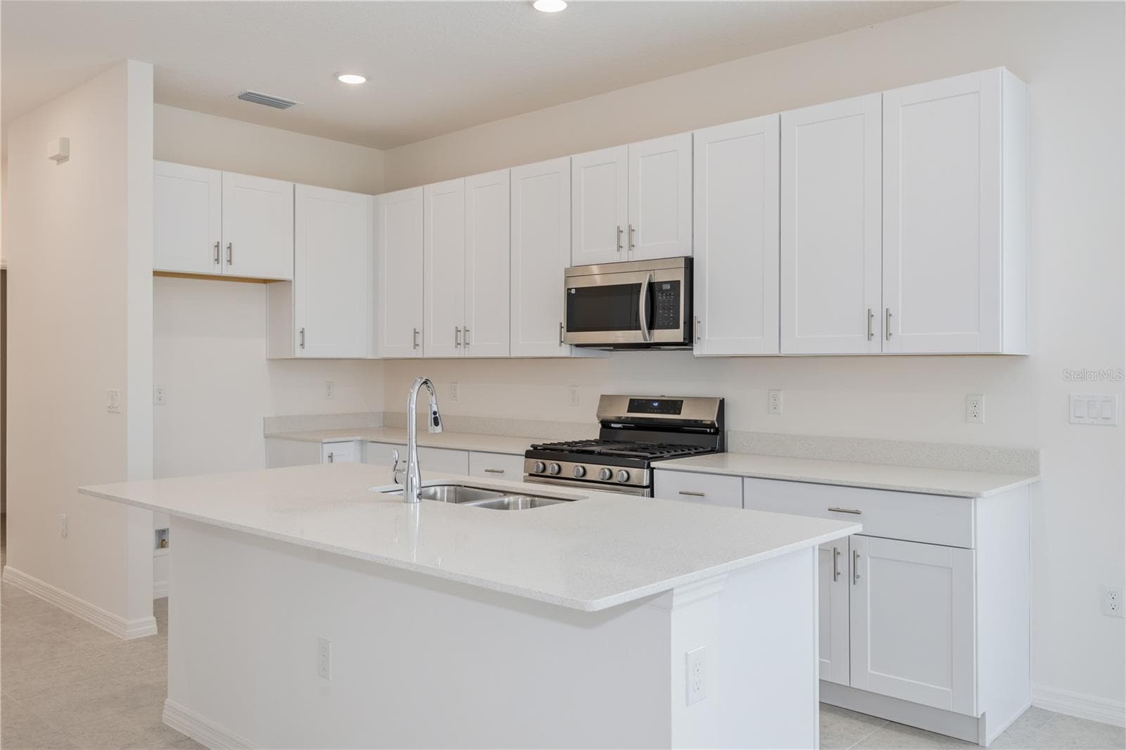 Single Family Residence at 9120 WILDLIGHT TRL, WILDWOOD, photo 3 of 17