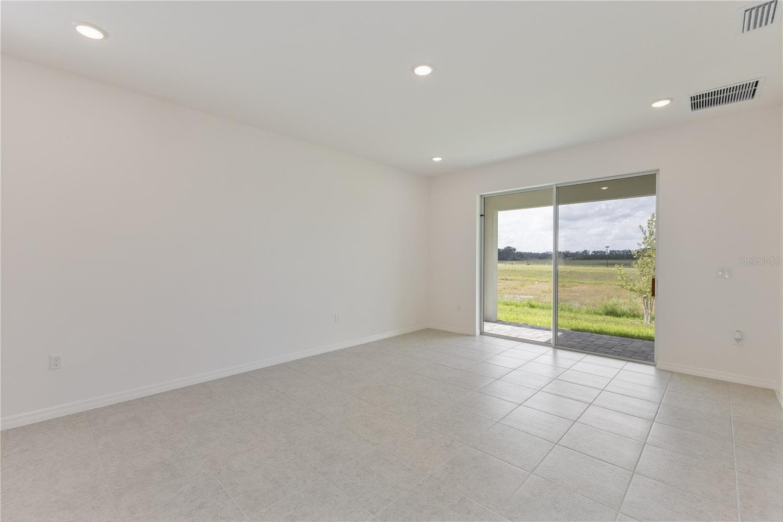 Single Family Residence at 9120 WILDLIGHT TRL, WILDWOOD, photo 5 of 17