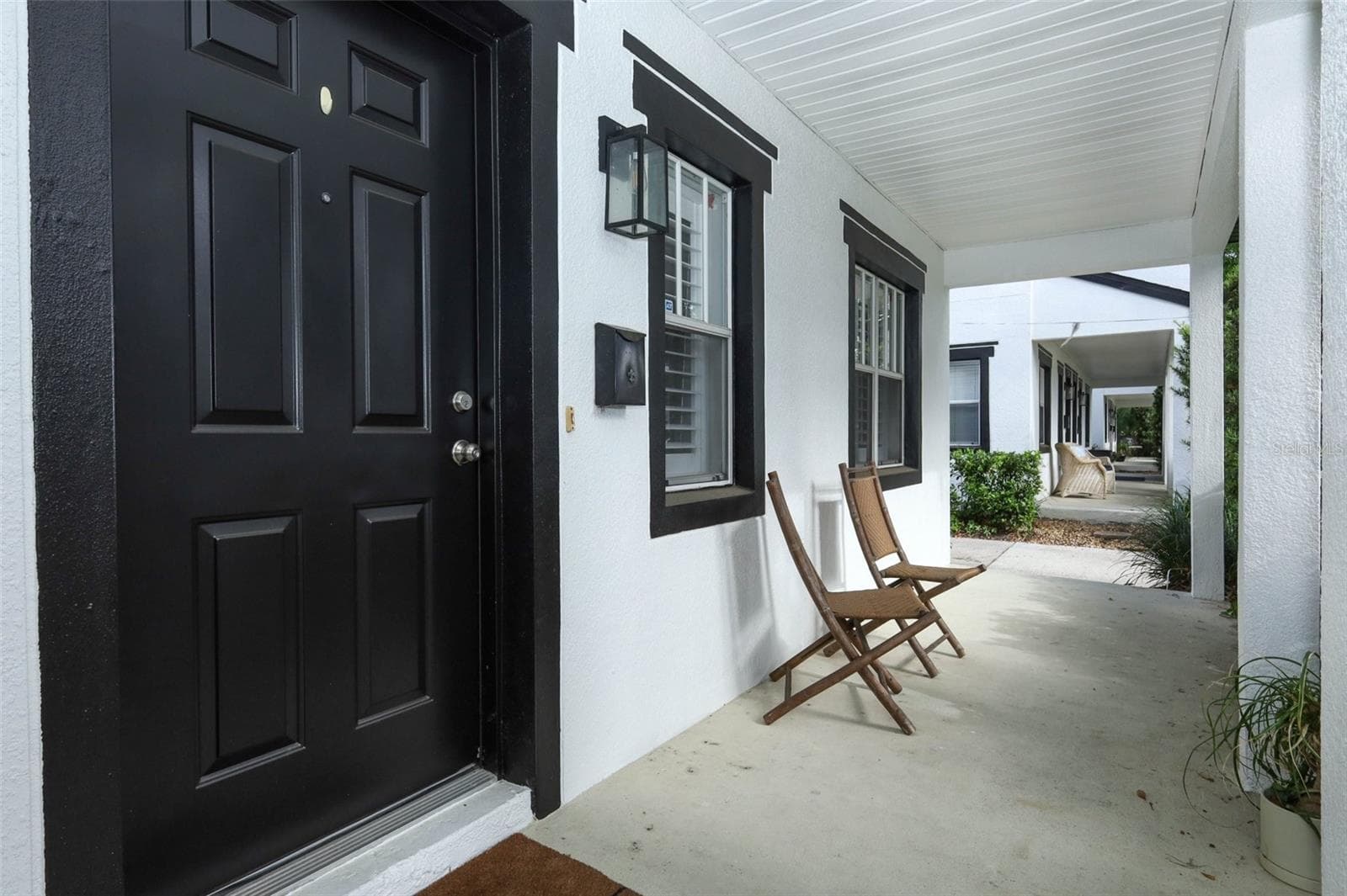 Front door/ covered patio - 2202 ELIZABETH AVE #B, ORLANDO