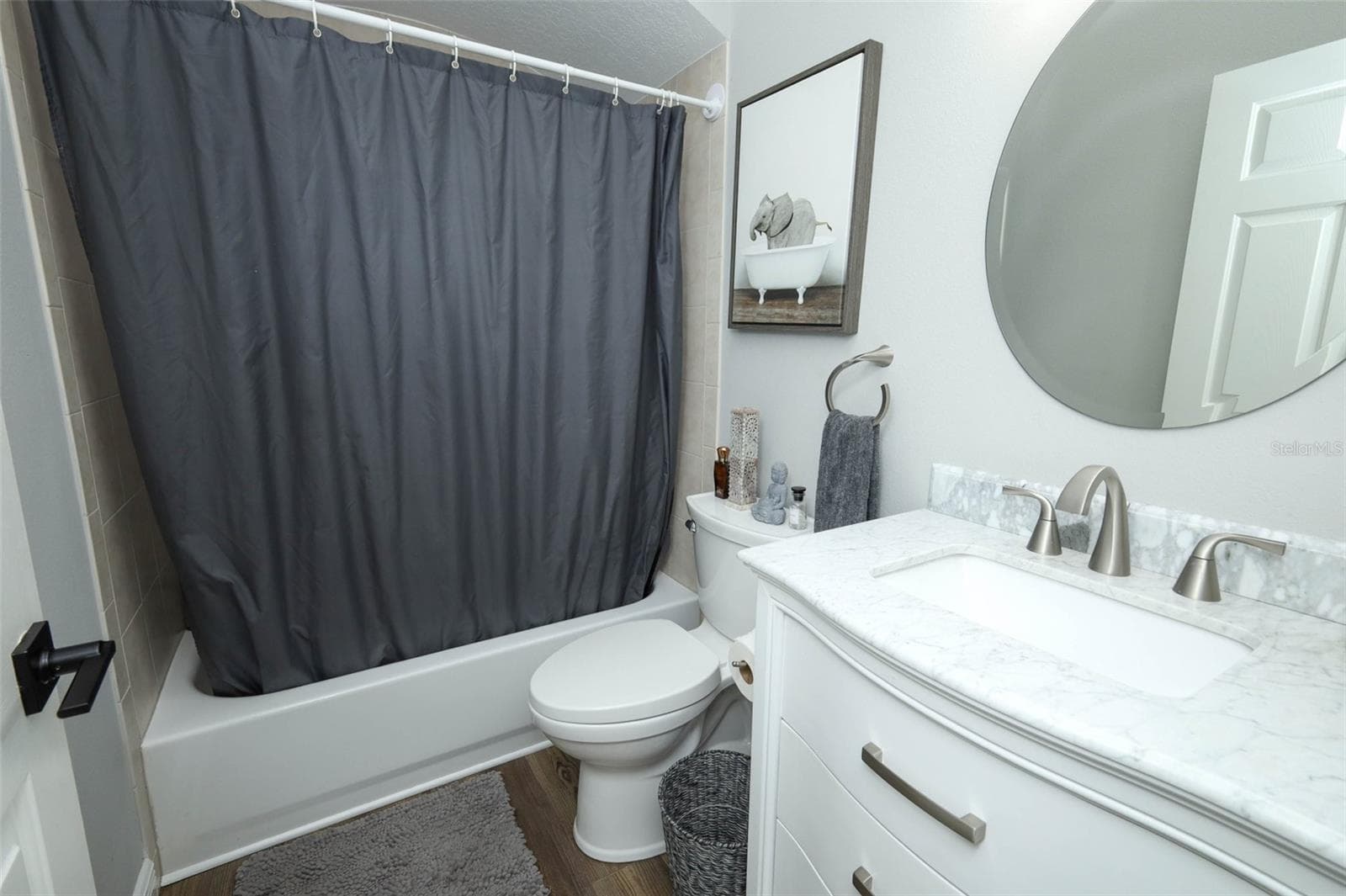 Bathroom 3 on first floor - 2202 ELIZABETH AVE #B, ORLANDO